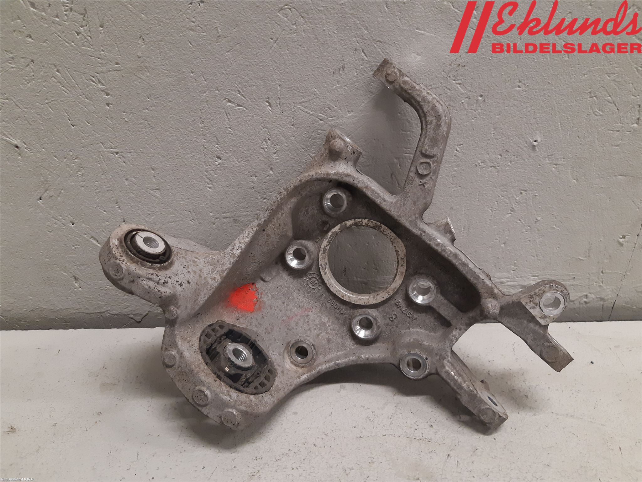 Volvo XC60 18- Hjullagerhus-Spindel Vä B