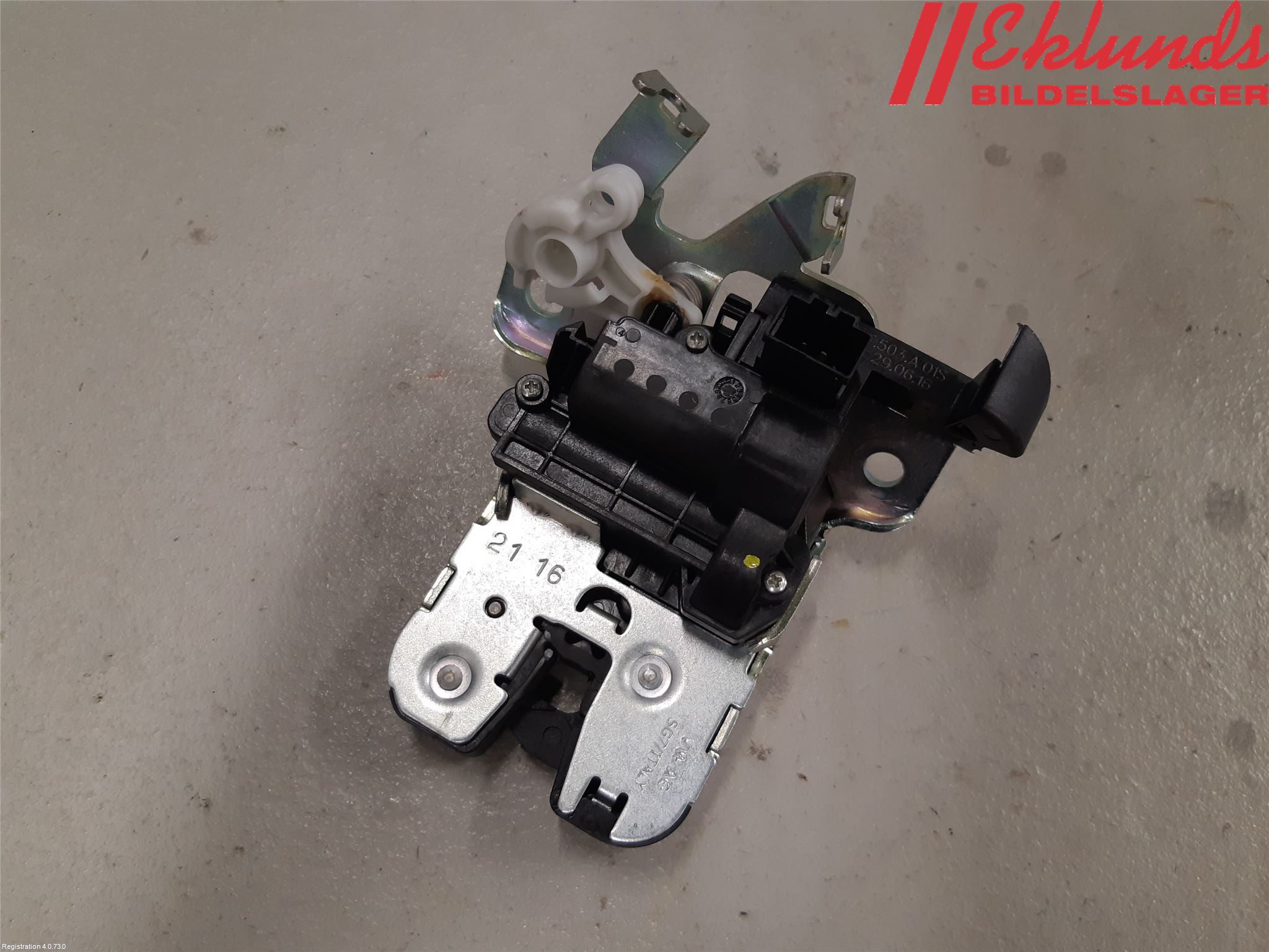 Audi A4/S4 B9 16-19 Låskista Baklucka