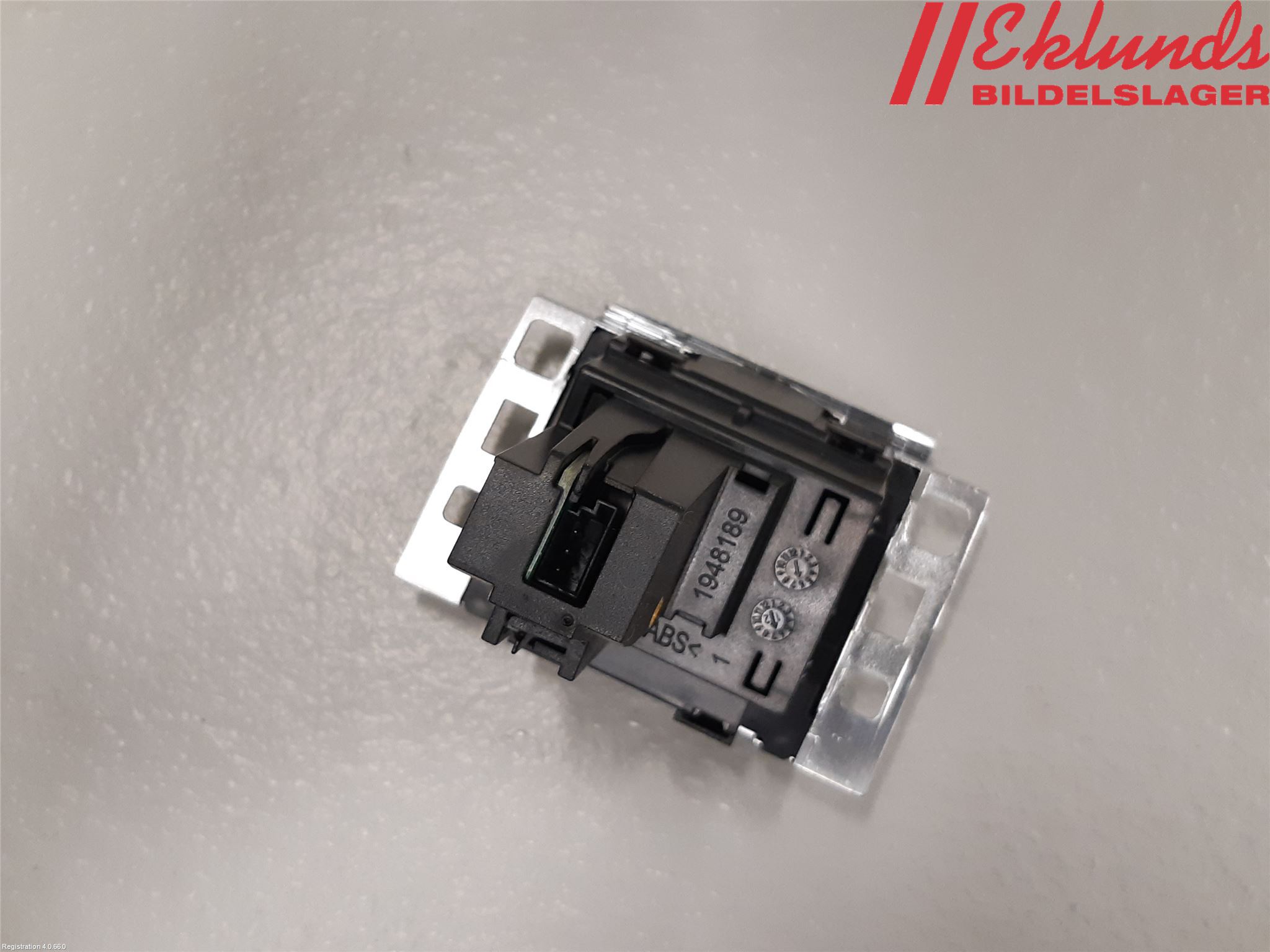 Volkswagen VW PASSAT 11-14 Instrument Klocka