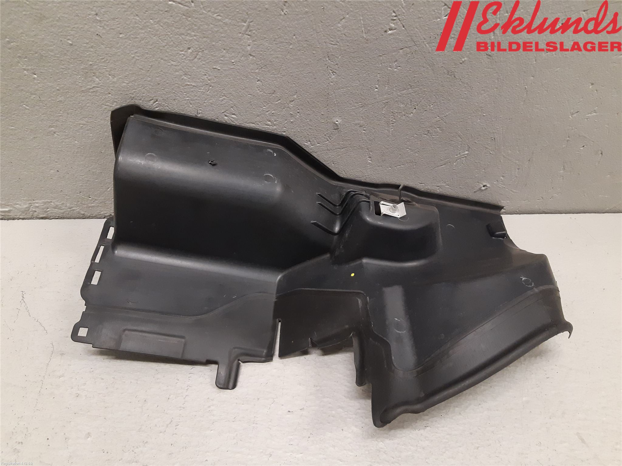 BMW 6 E63/64    02-10 Deflektor Plåt-Plast Kylning