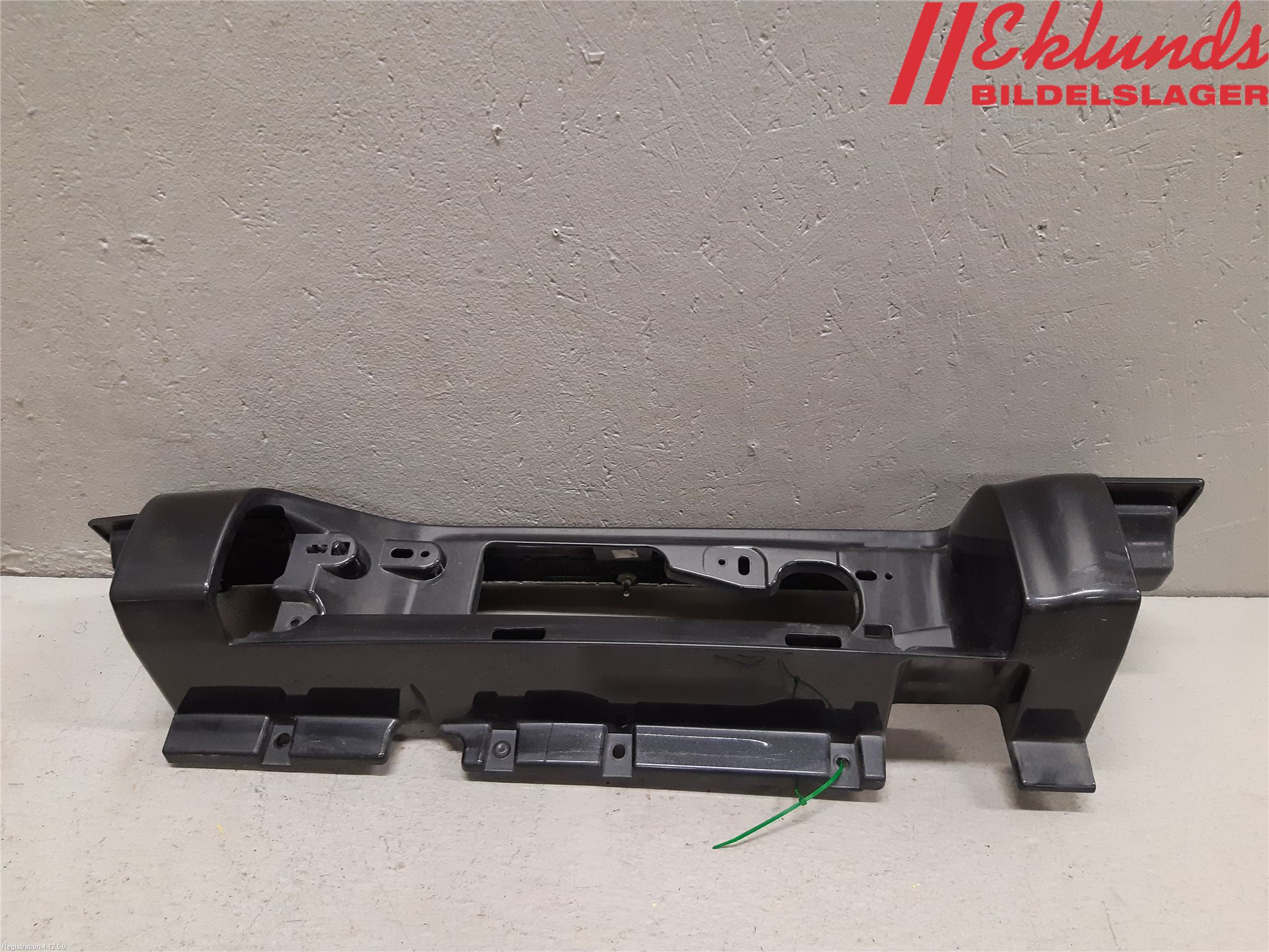 Opel VIVARO 15-19 Bakljussarg