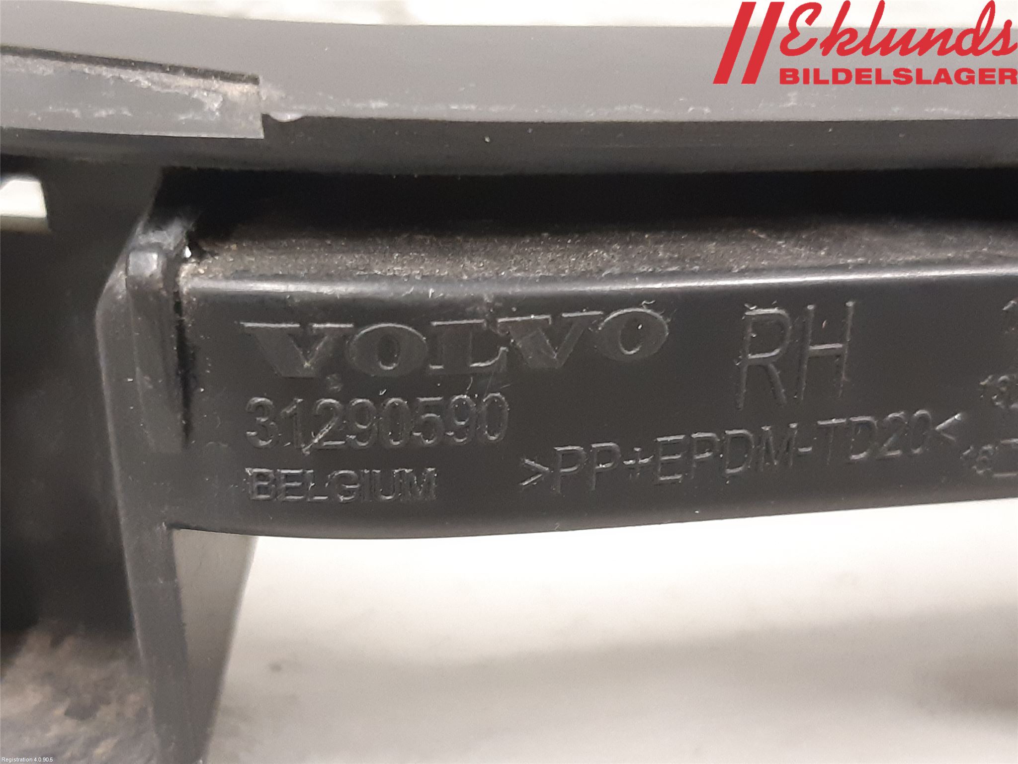 Volvo V40 12-19 Stötfångarfäste Bak Hö