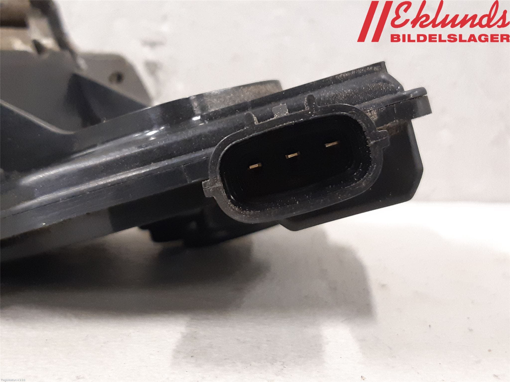 Toyota AVENSIS 09-15 Låskista Baklucka