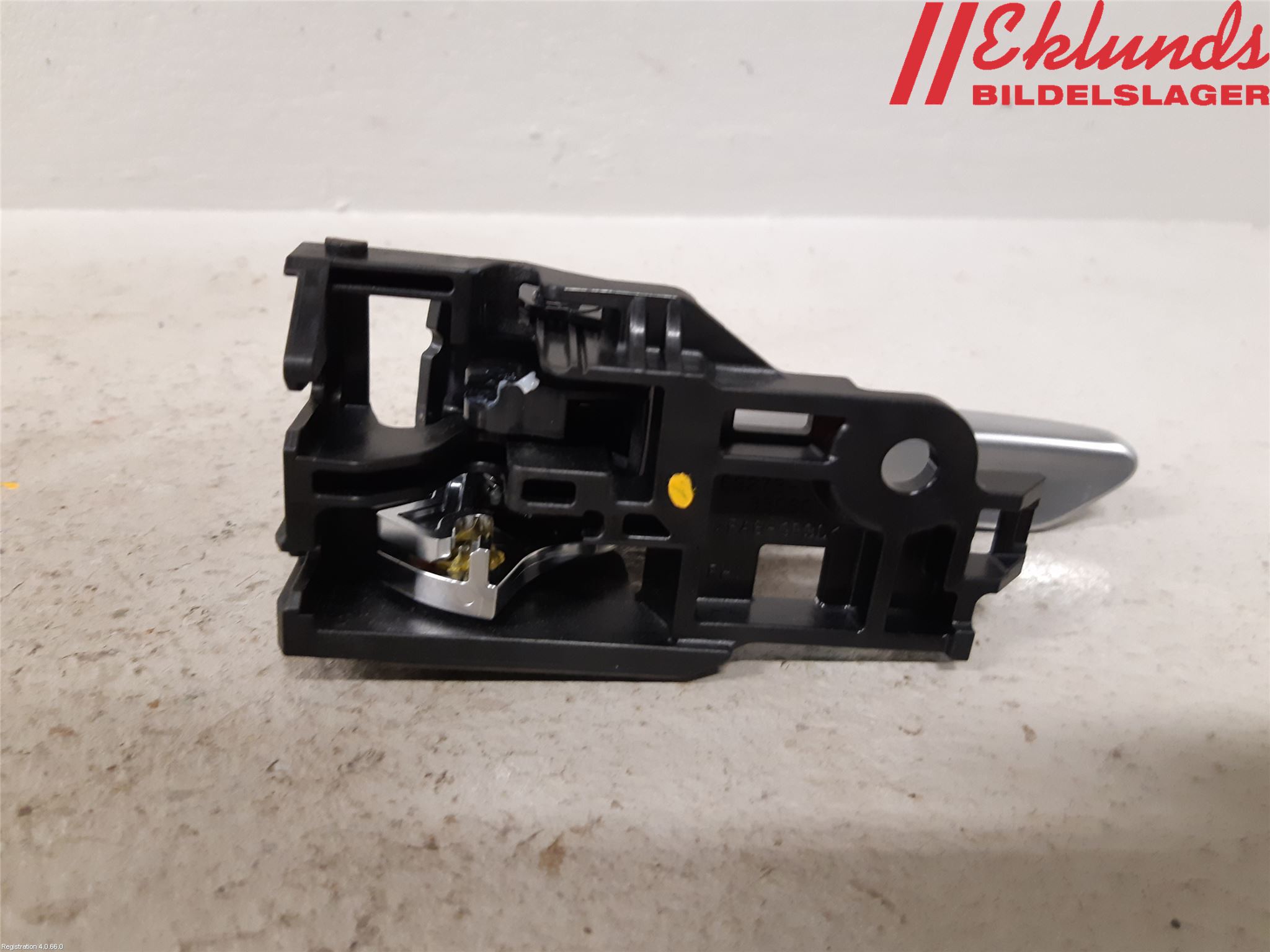 Toyota RAV4 19- Dörrhandtag Inre Hö