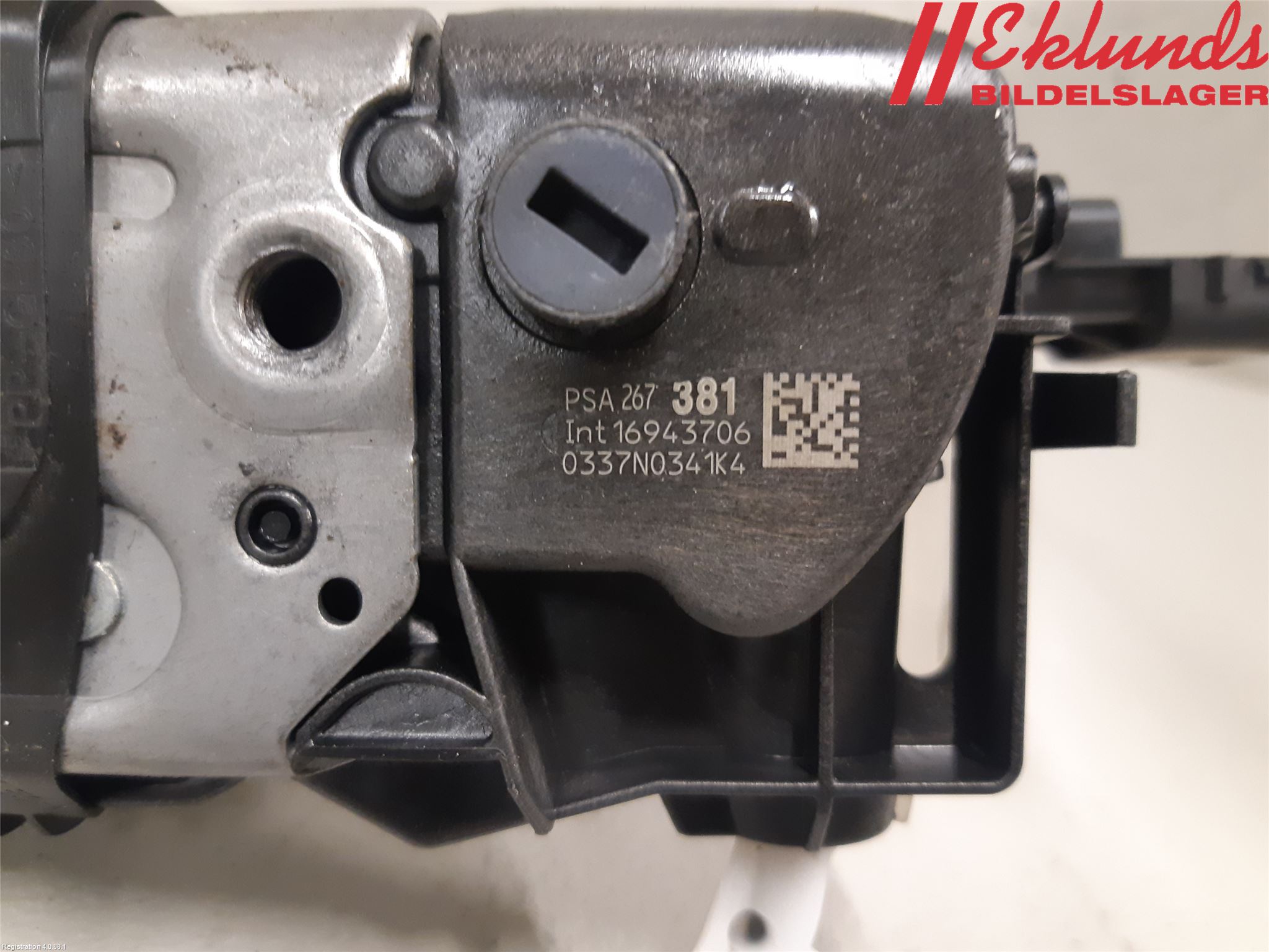 Opel CROSSLAND X 18- Låskista-Dörrlås