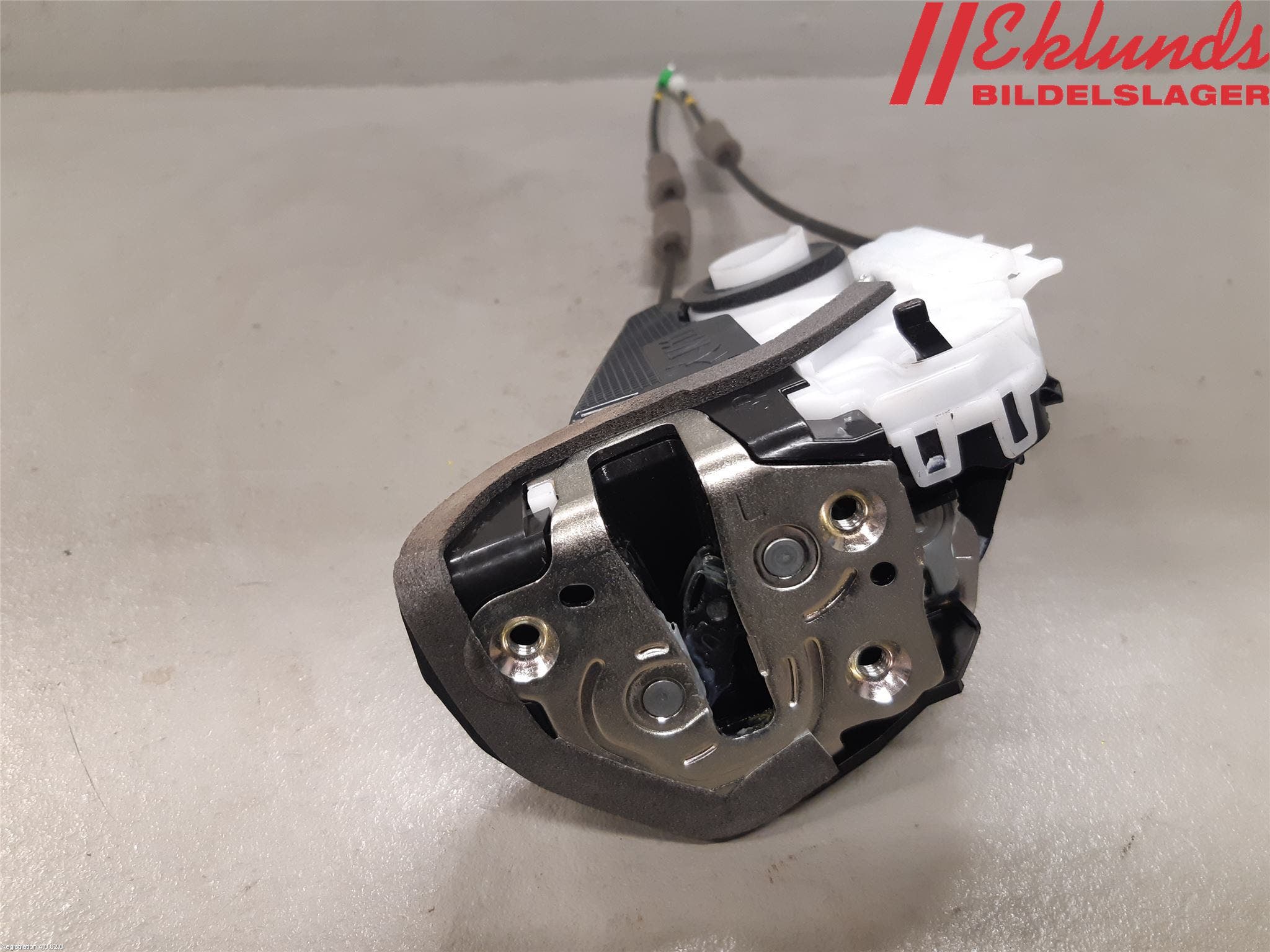 Toyota YARIS XP21 20- Låskista-Dörrlås