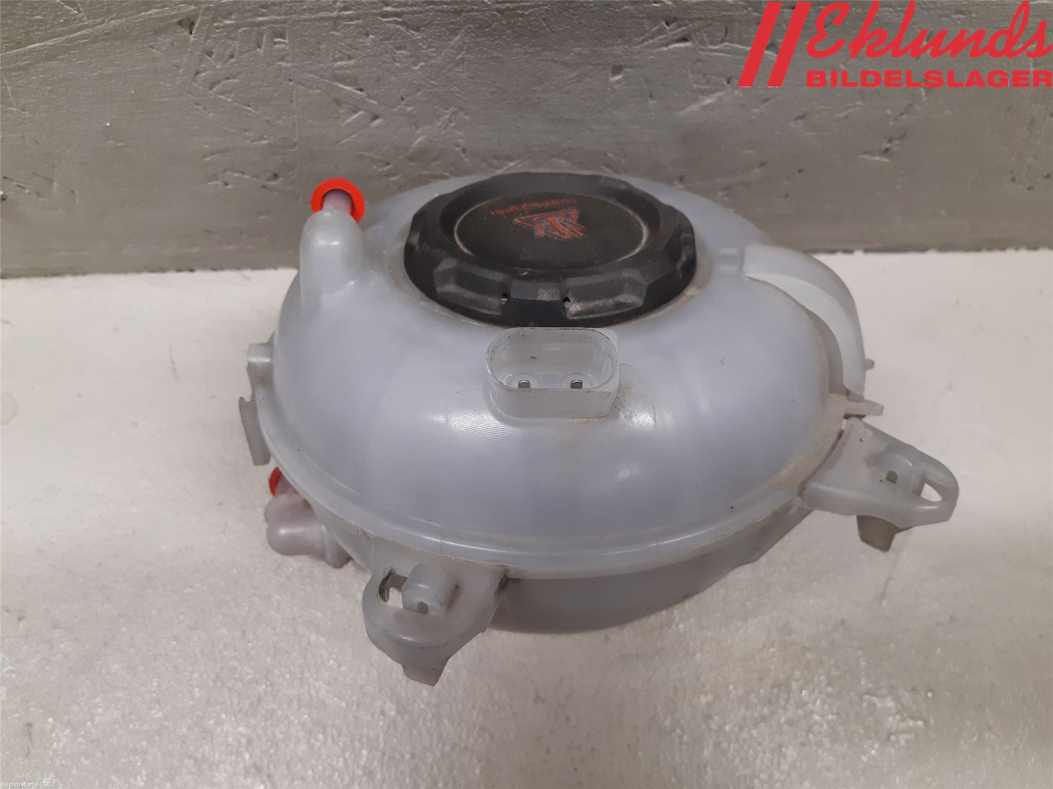 Volkswagen VW PASSAT 15-19 Expansionstank