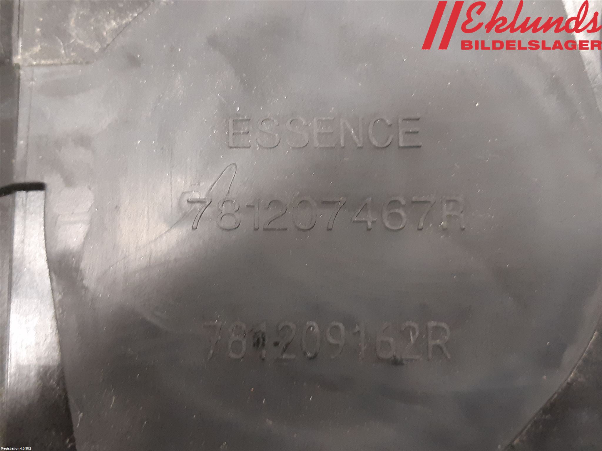 Nissan TOWNSTAR 22- Tanklucka