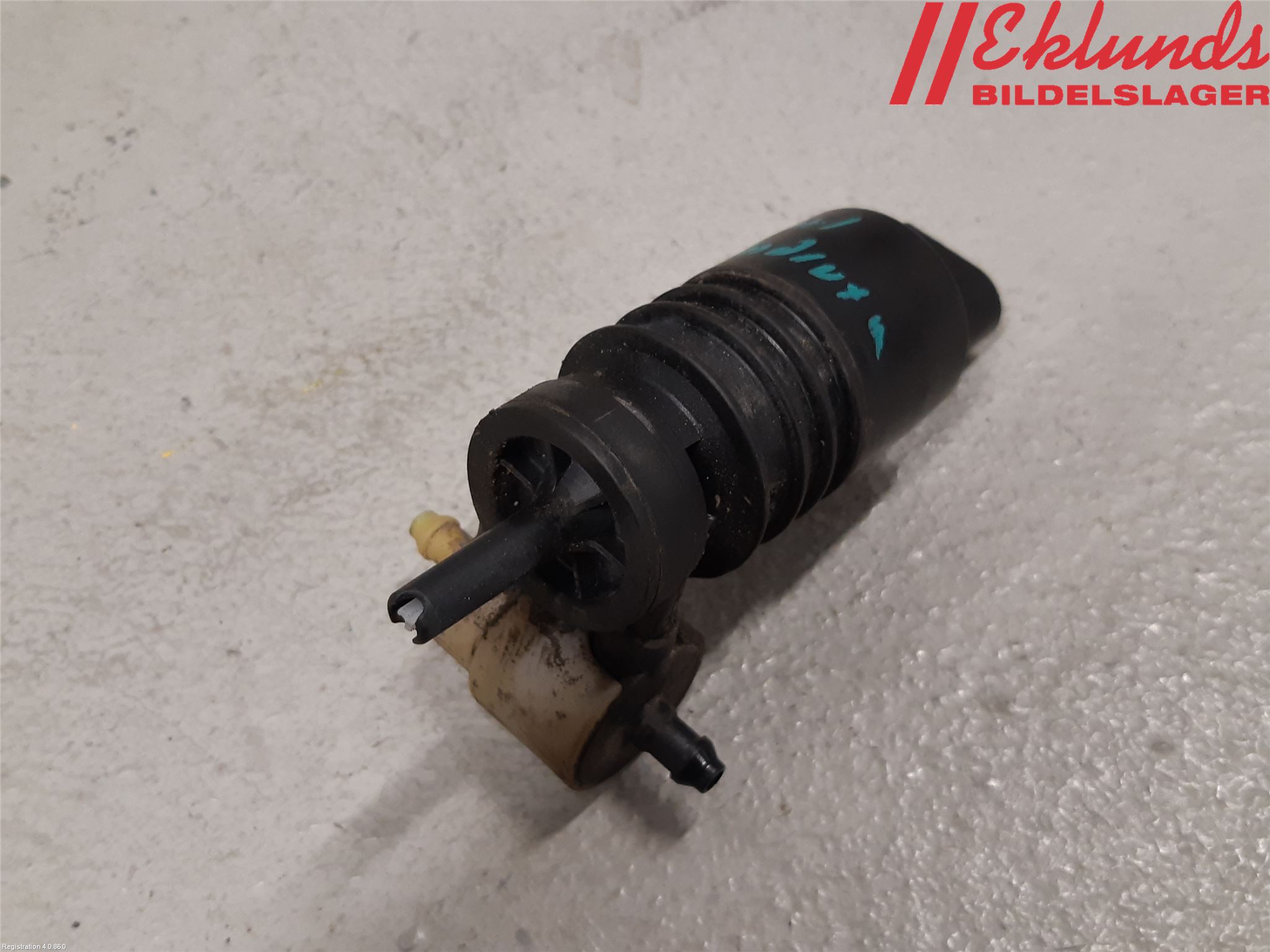 Volkswagen VW TOURAN 10-15 Spolarpump Vindruta