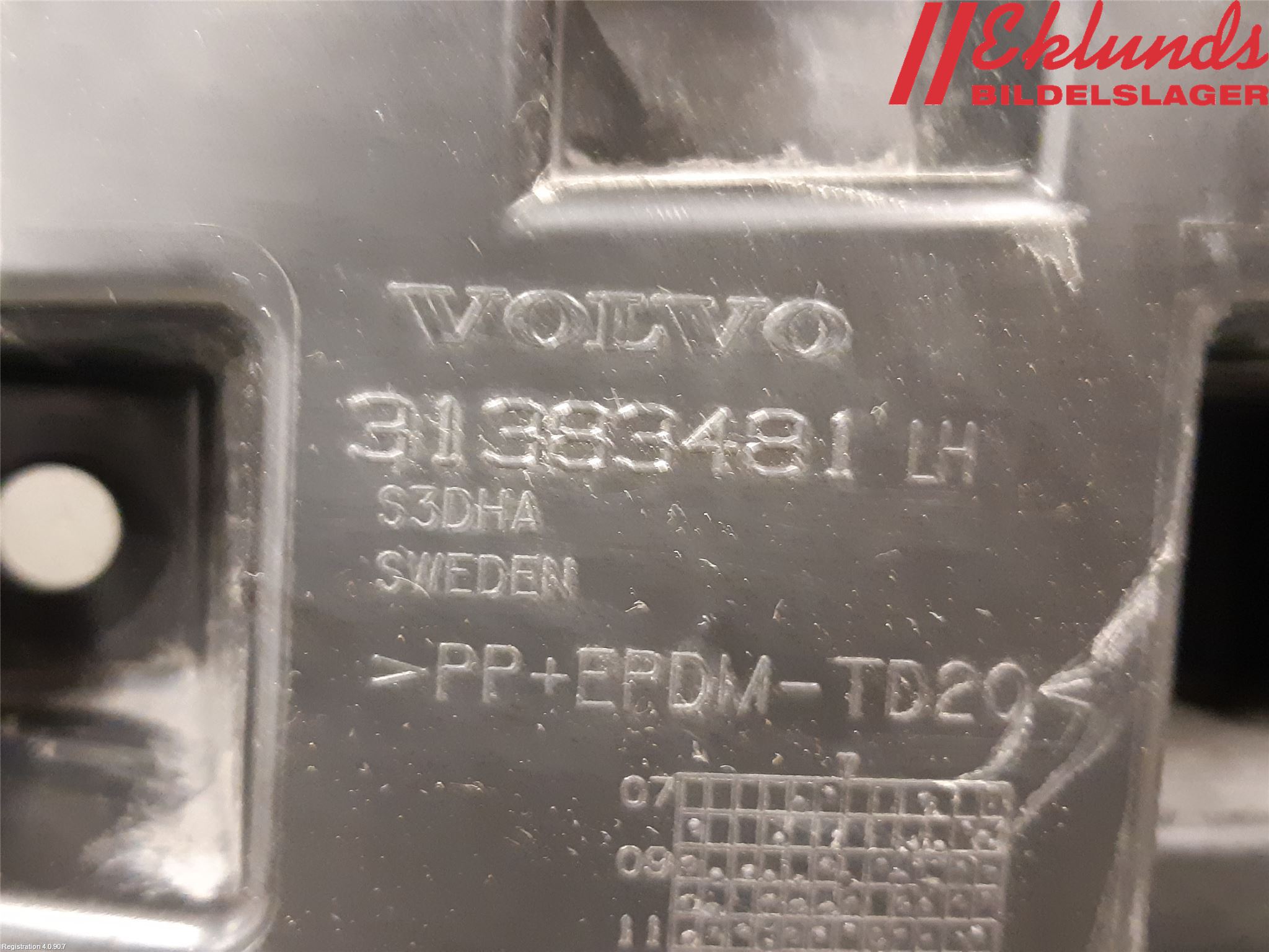 Volvo XC60 14-17 Stötfångarfäste Bak Vä