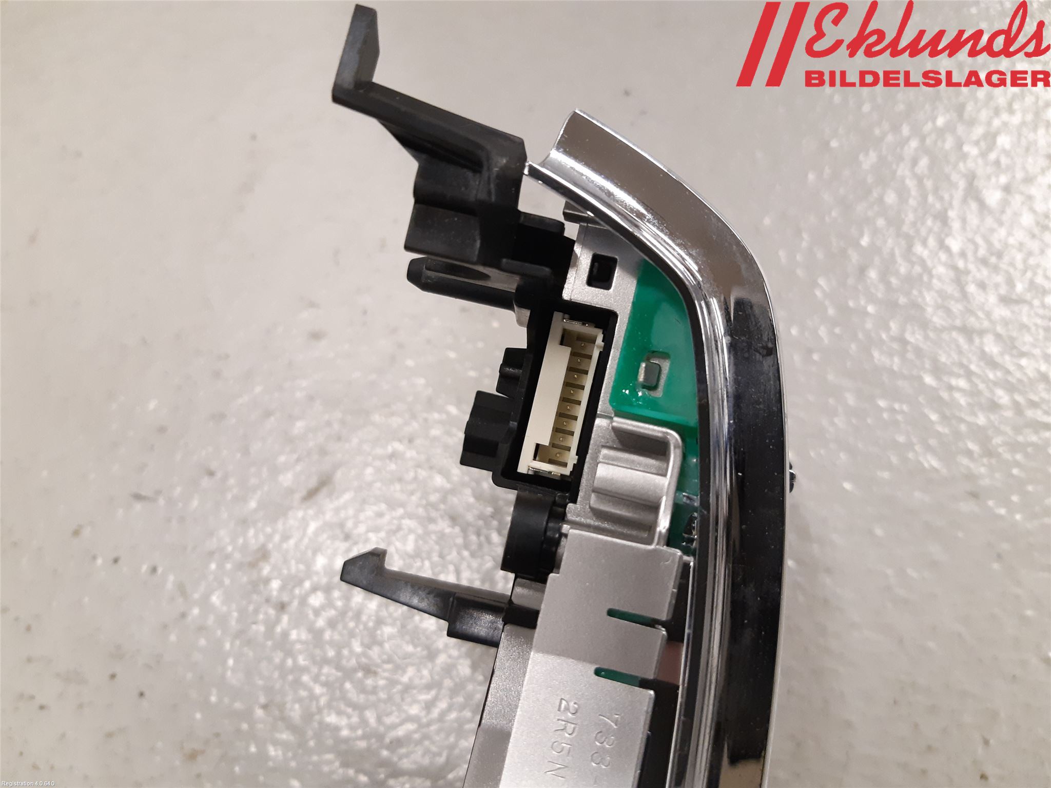 Mitsubishi OUTLANDER 13-21 Farthållare