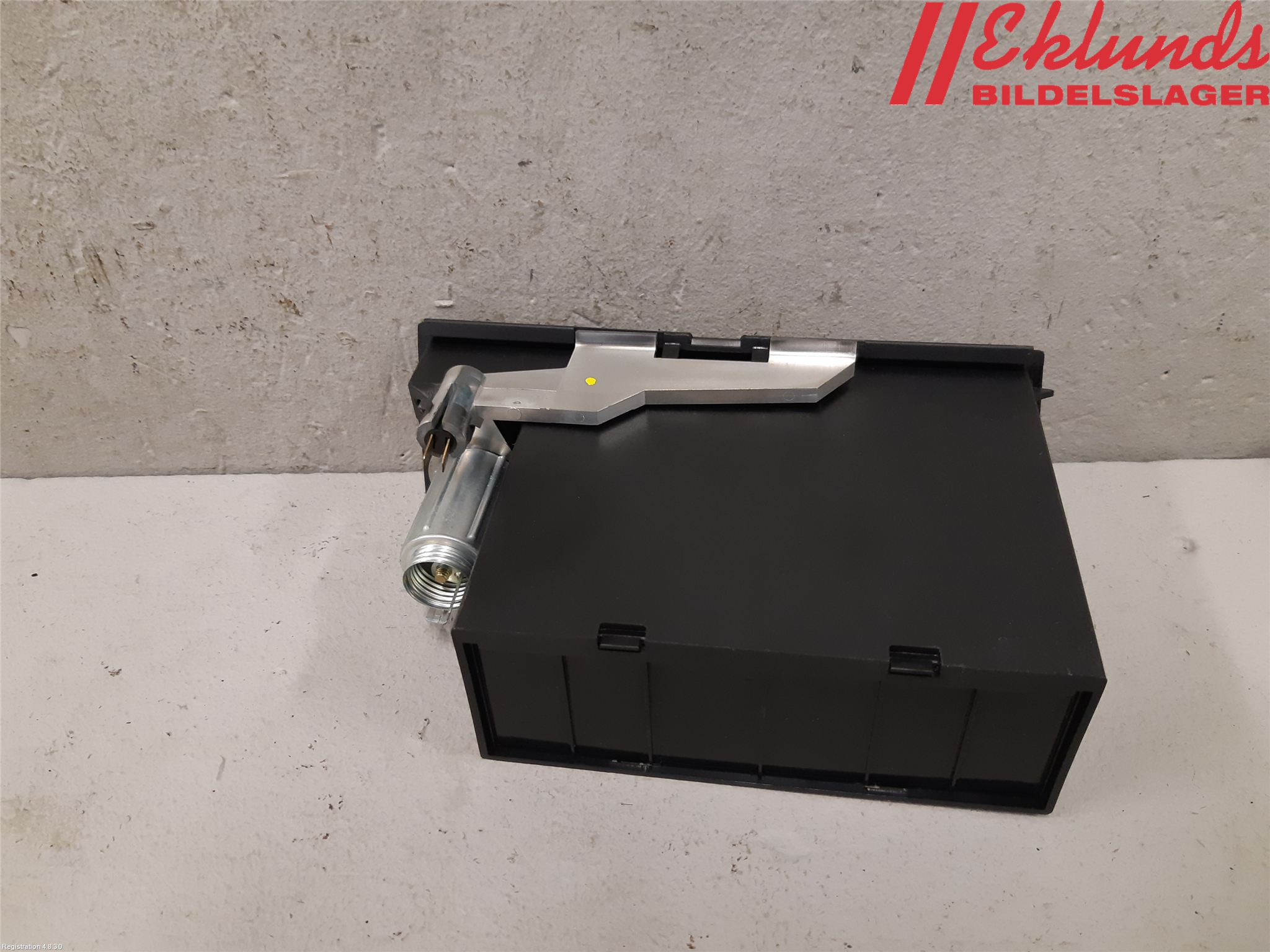 Volvo 740 84-87 Instrumentbräda Förvaringsfack