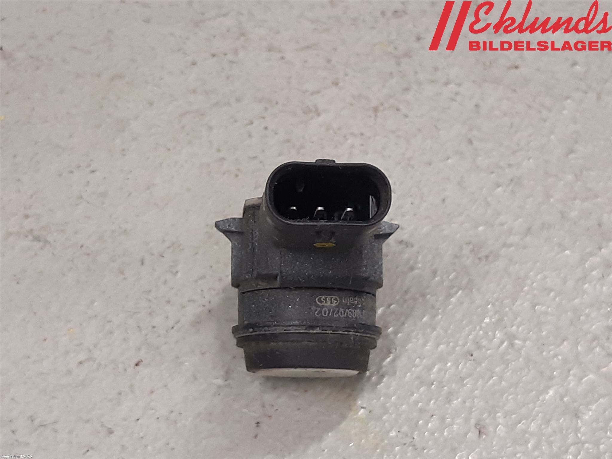 BMW 3 F30/F31/F80 12-19 Parkeringshjälp Frontsensor