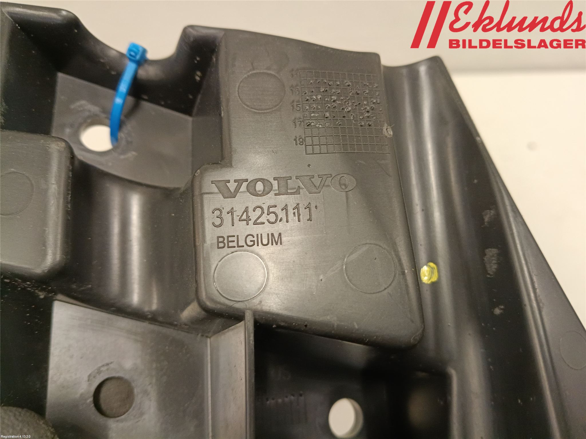 Volvo V40 12-19 Stötfångarfäste Fram Hö