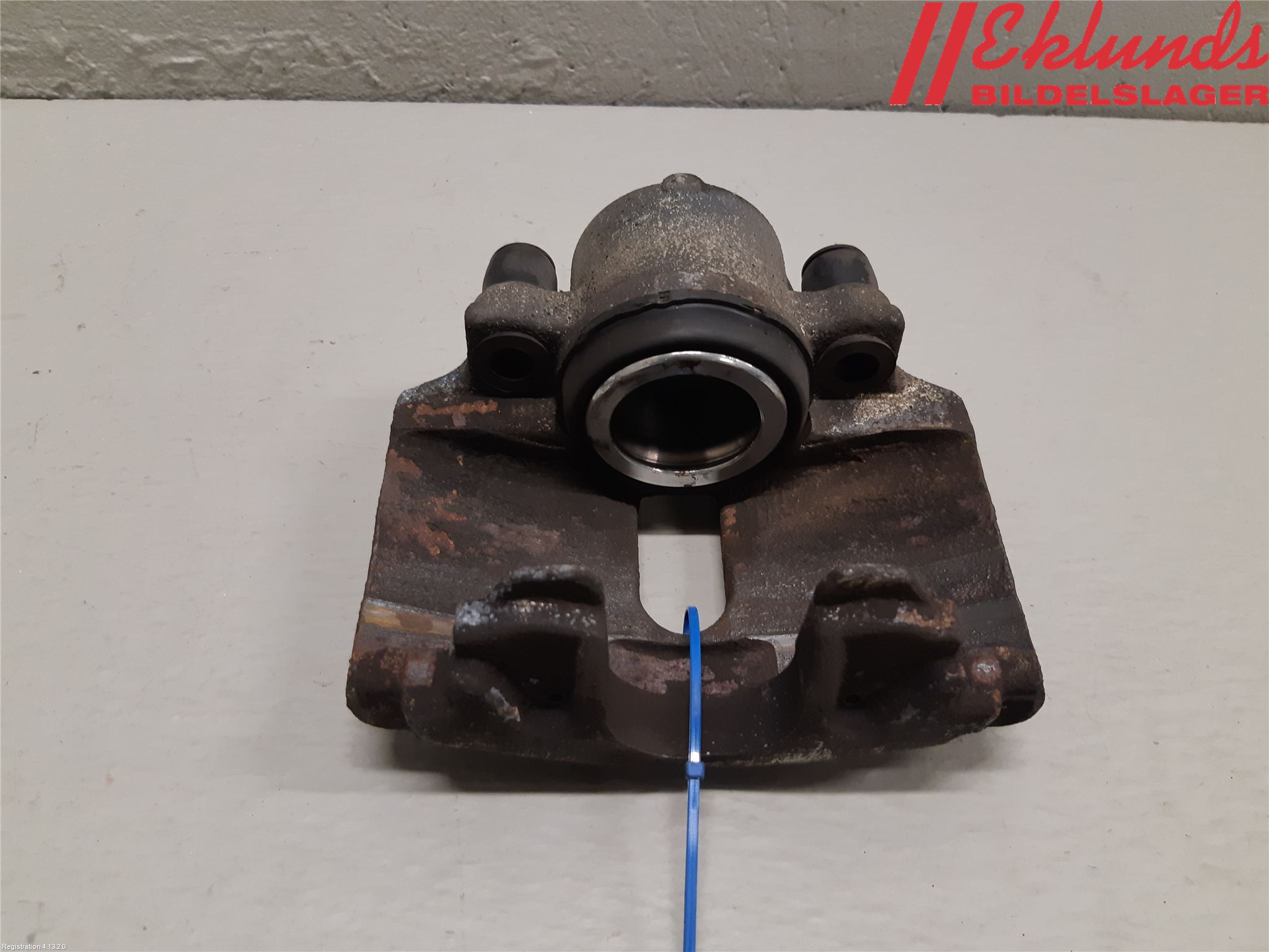 Volkswagen VW PASSAT 11-14 Bromsok Fram Höger