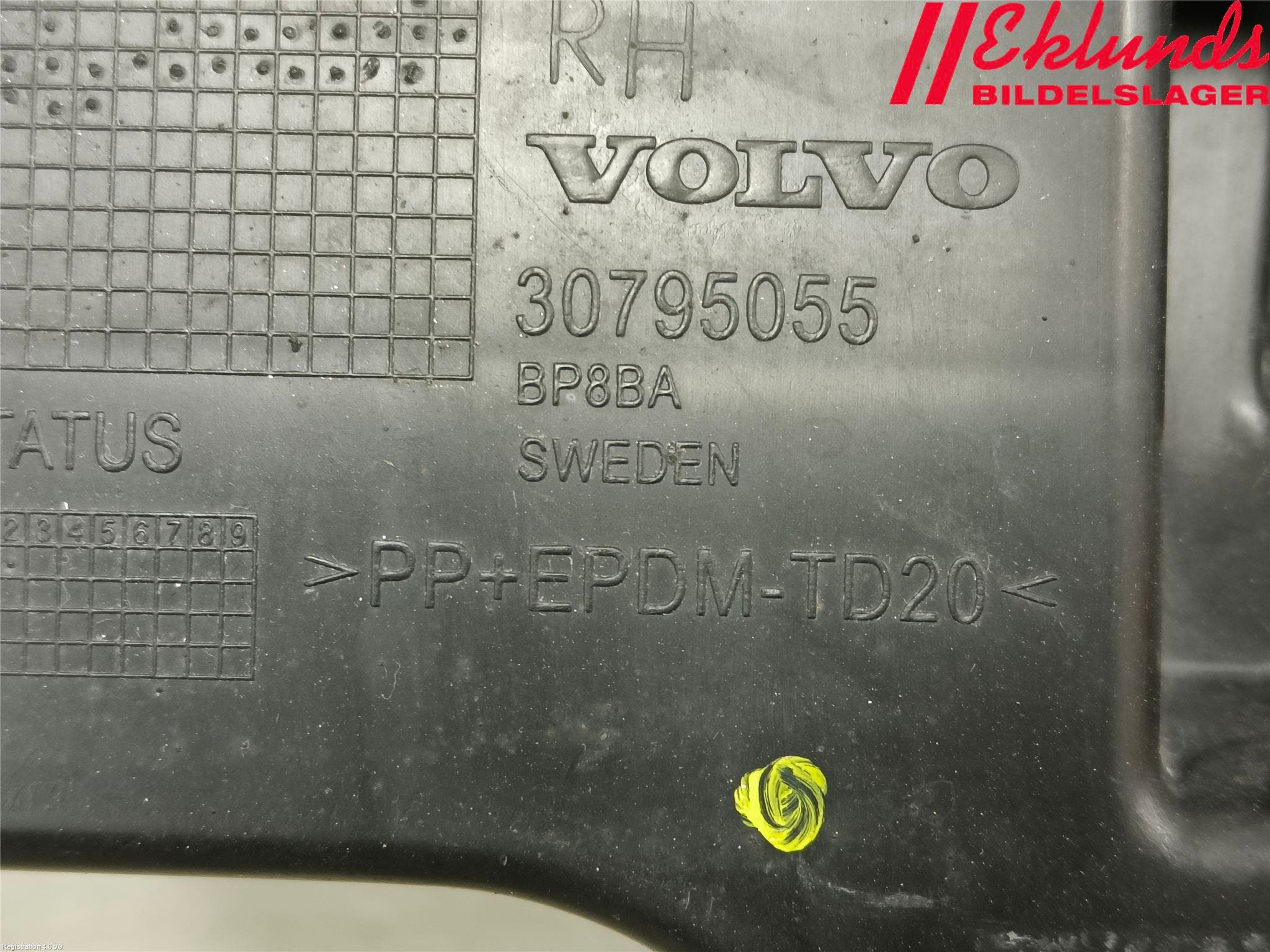 Volvo S60 11-13 Stötfångarfäste Bak Hö