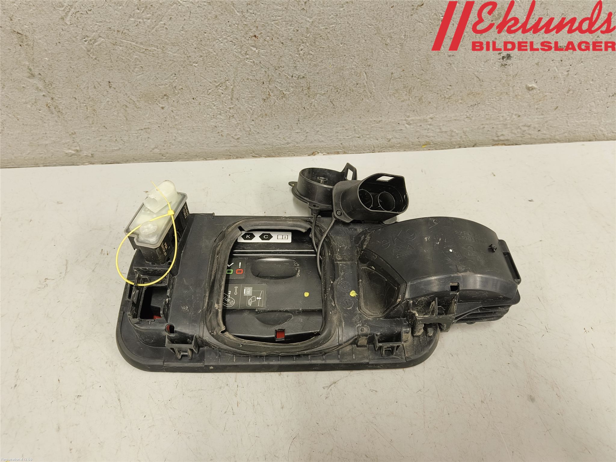 Peugeot PARTNER/E-PARTNER 19- Tanklucka