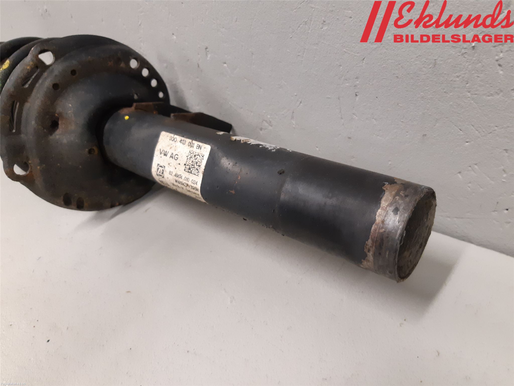 Volkswagen VW PASSAT 15-19 Fjäderben Fram Höger