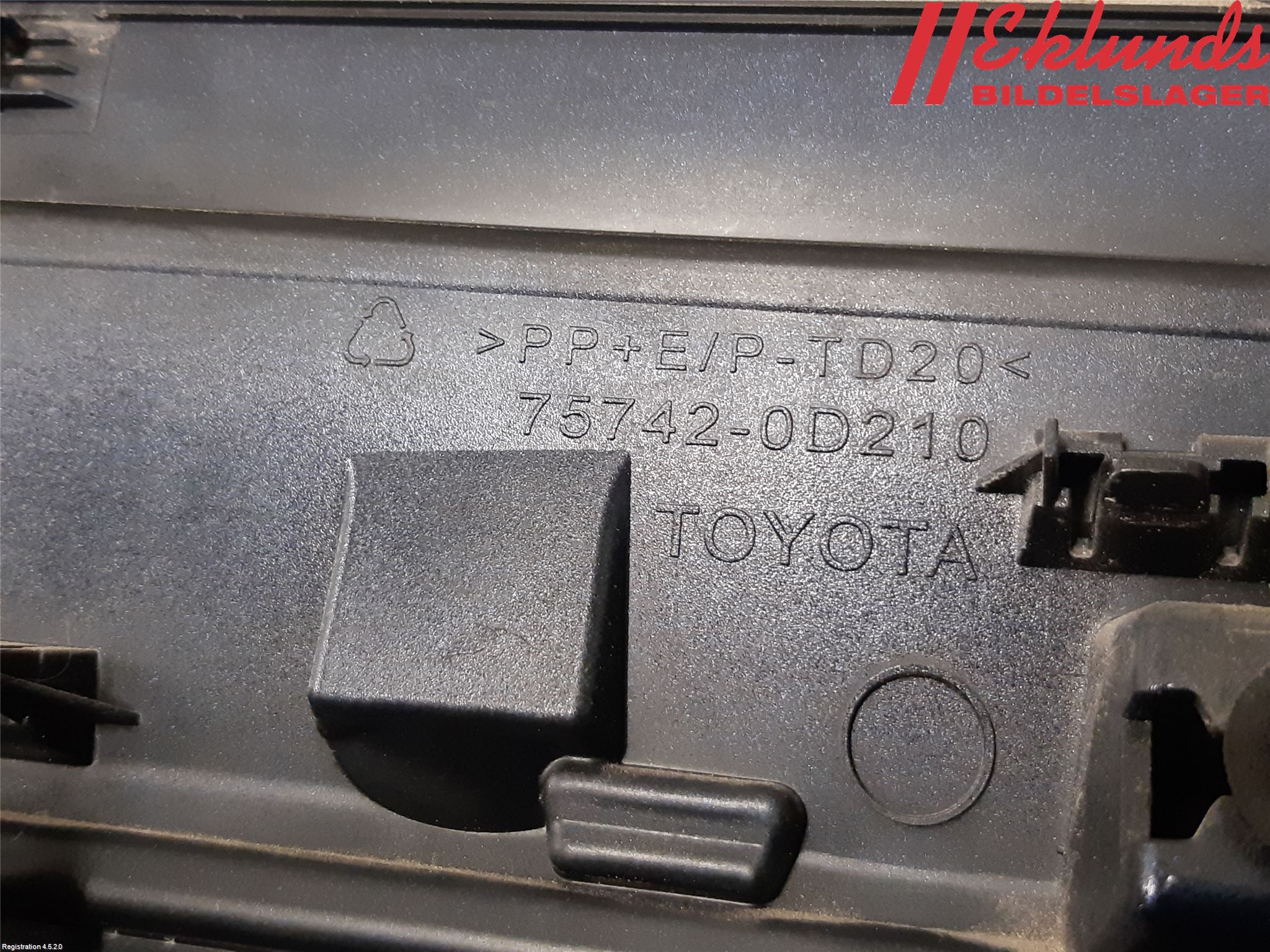Toyota YARIS XP130 15-20 Dörr Dekorlist Bak Vä