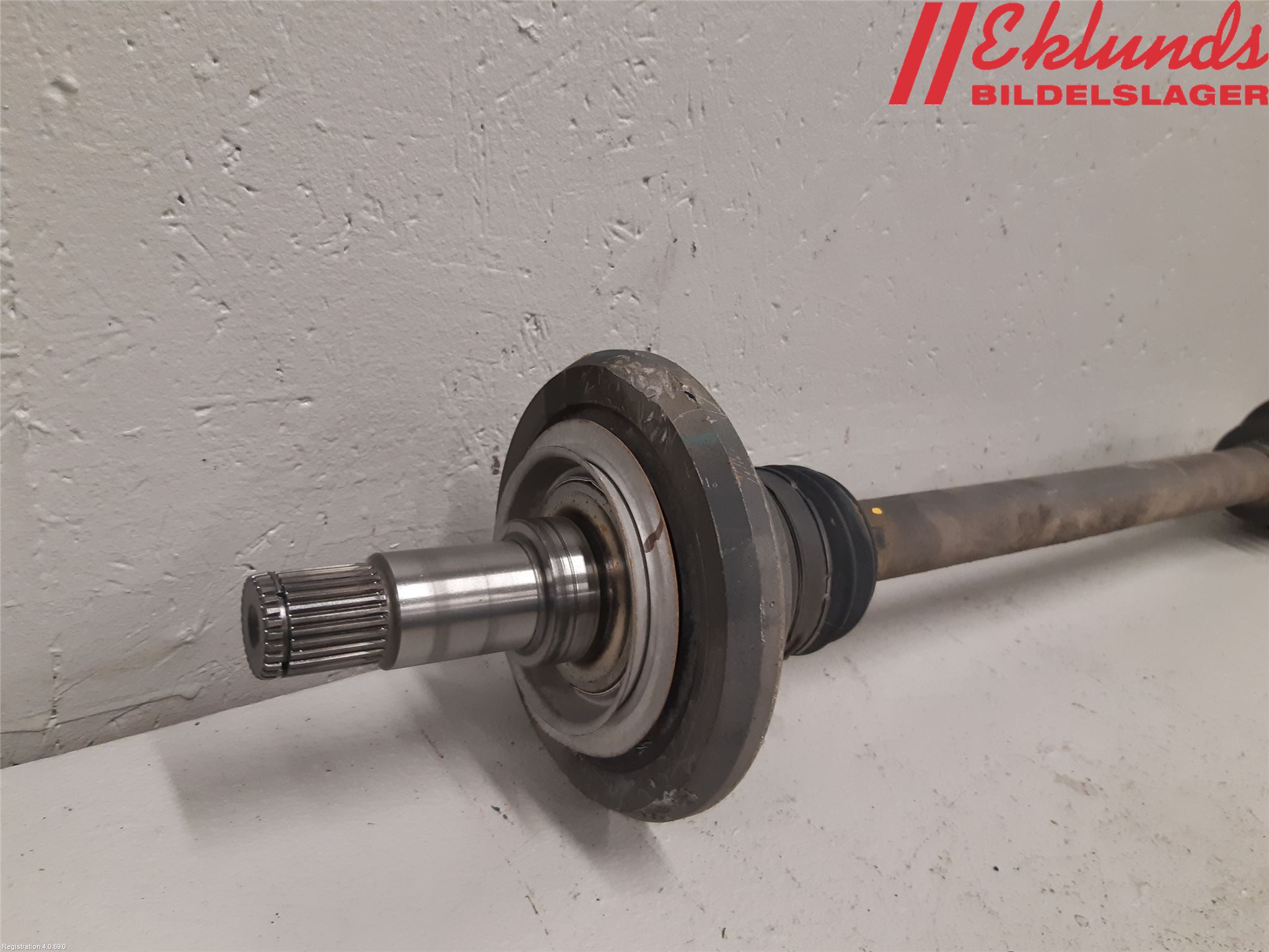 Mercedes-Benz MB C-KLASS (W205) 14-21 Drivaxel Bak Vänster