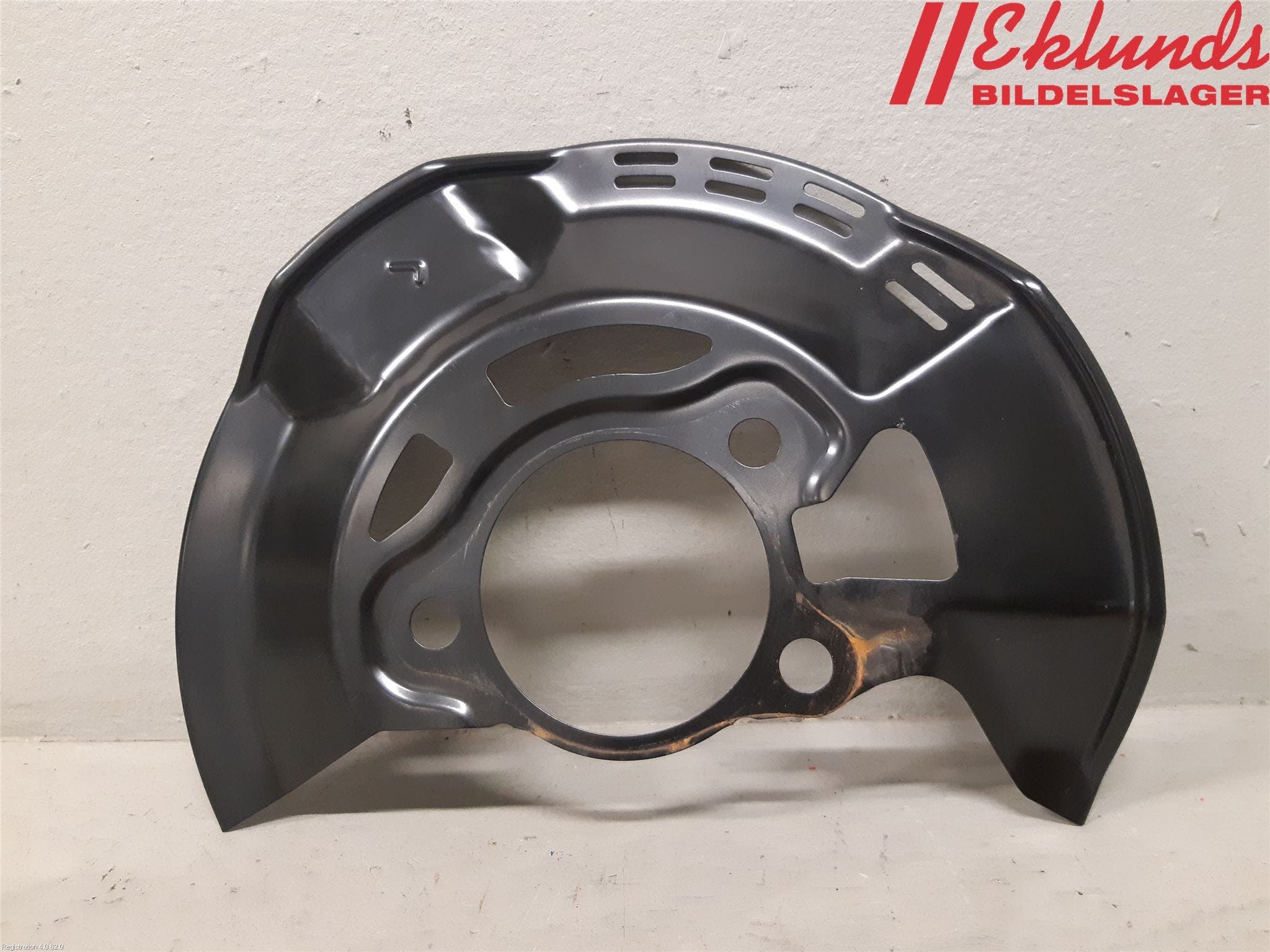 Toyota YARIS XP21 20- Bromssköld Fram