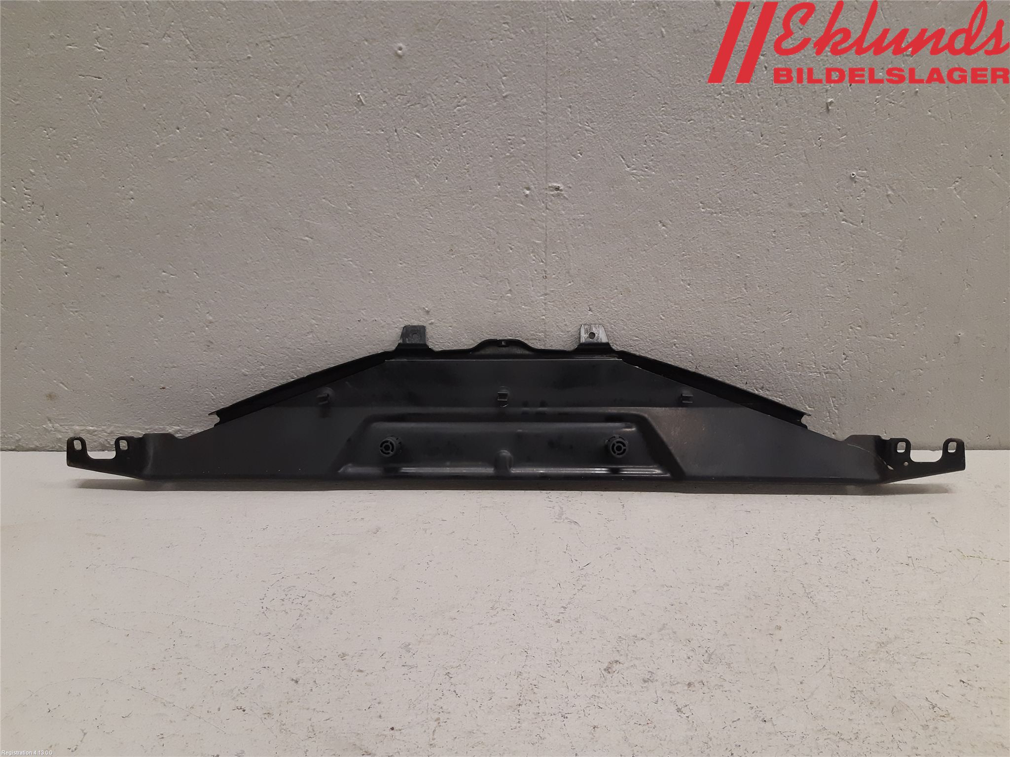BMW 5 F10/F11/F18 09-17 Frontplåt