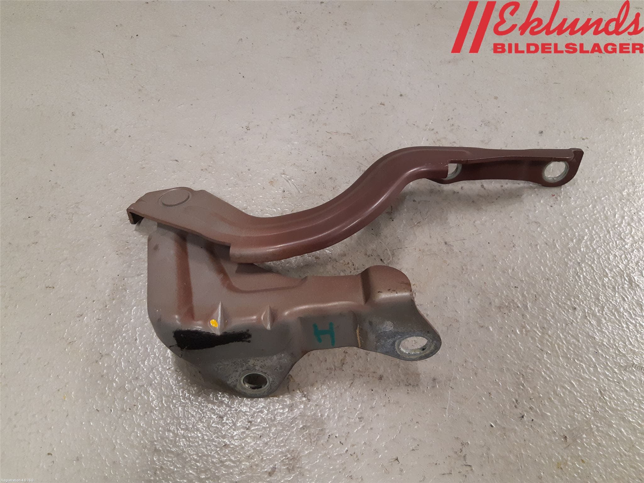 Hyundai i30 GD 13-17 Huvgångjärn