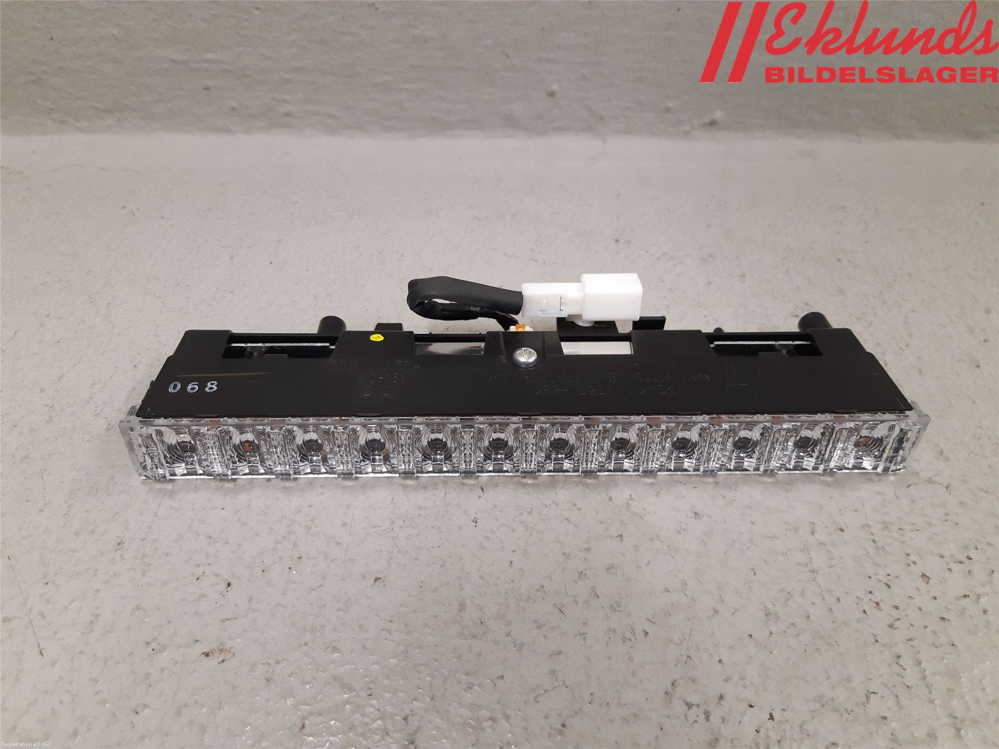 Toyota YARIS XP21 20- Bromsljus Bakruta