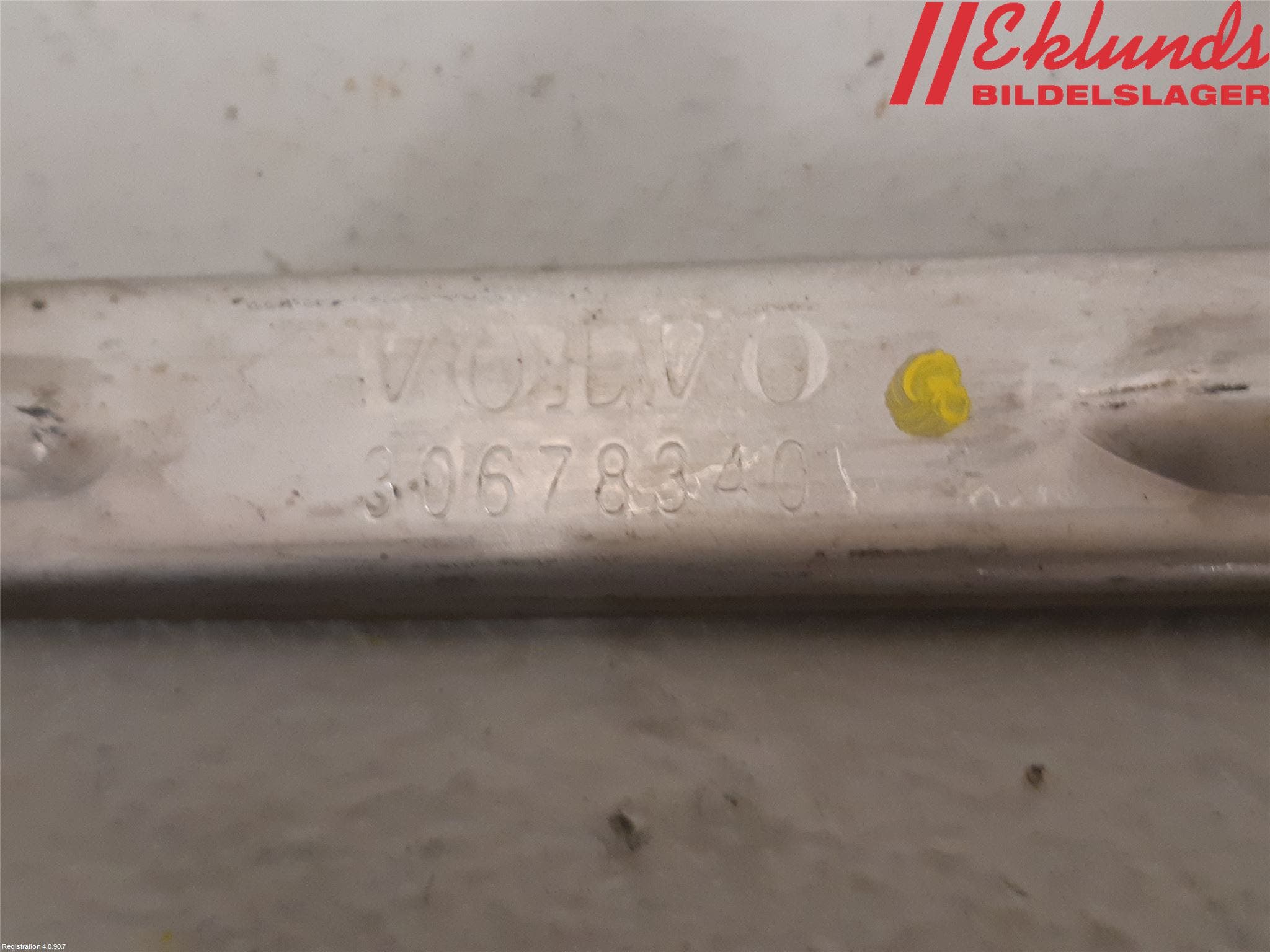 Volvo V70 08-13 Strålkast Fästsarg