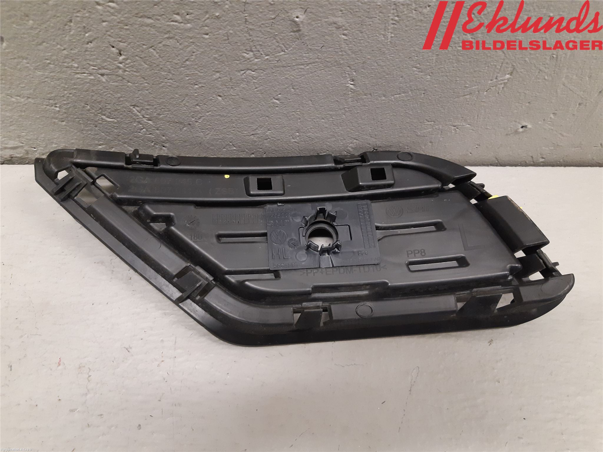 Volkswagen VW T-ROC 18- Stöt Utfyllnad-List-Grill