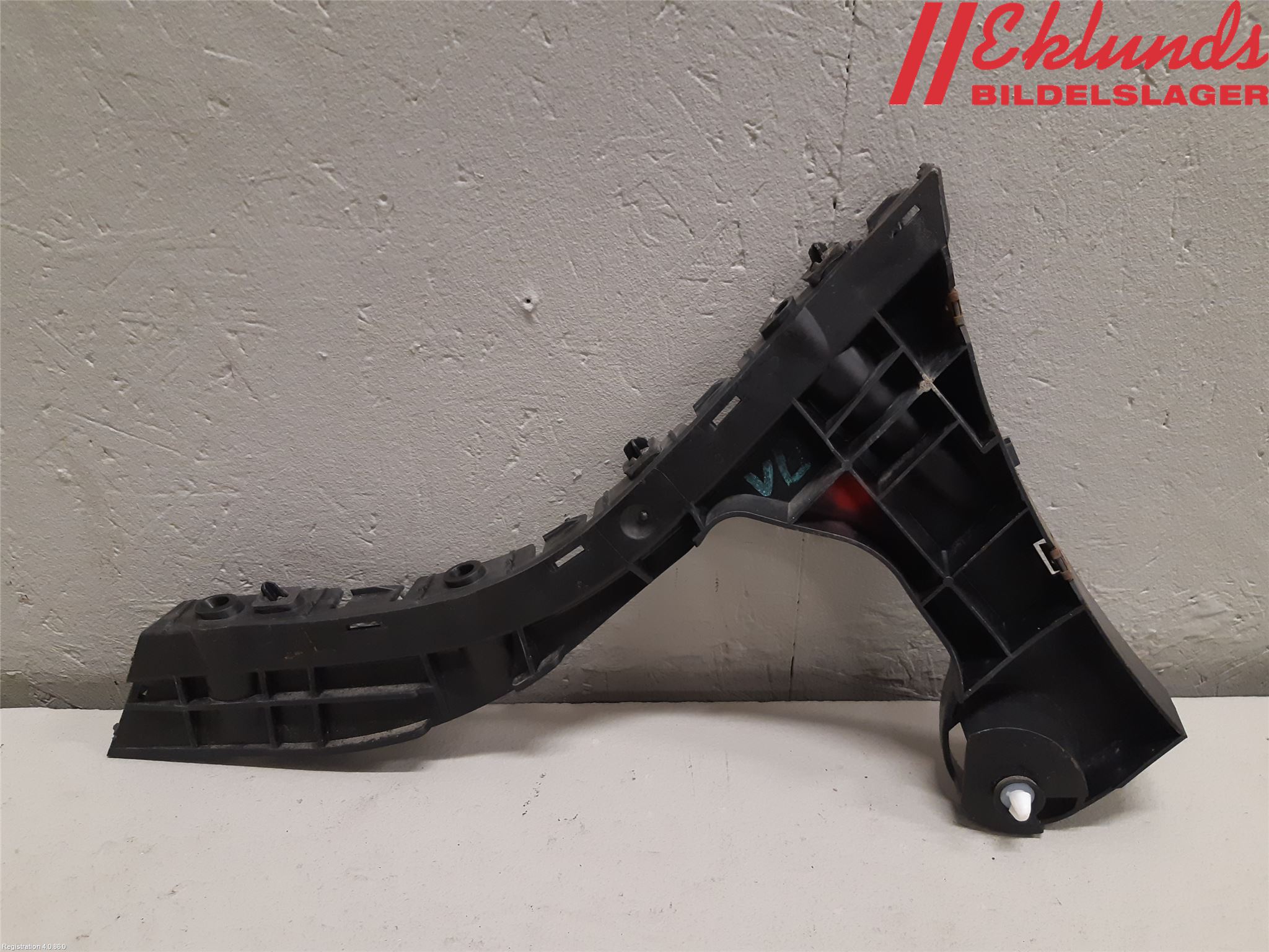 Volvo XC60 09-13 Stötfångarfäste Bak Vä