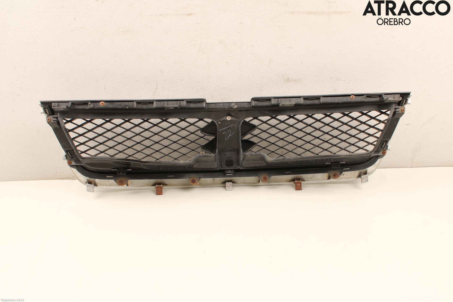 Suzuki GRAND VITARA II 06-14 Grill Komp