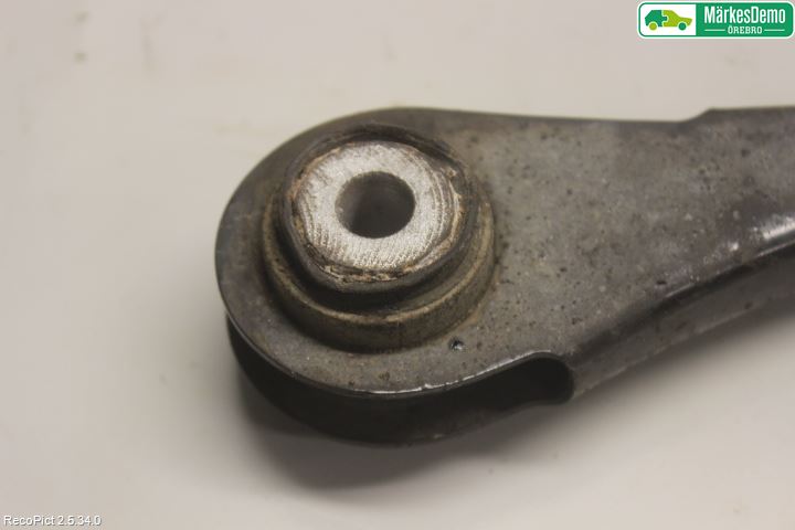 BMW 3 F30/F31/F80 12-19 Bärarm Bak Vä-Hö