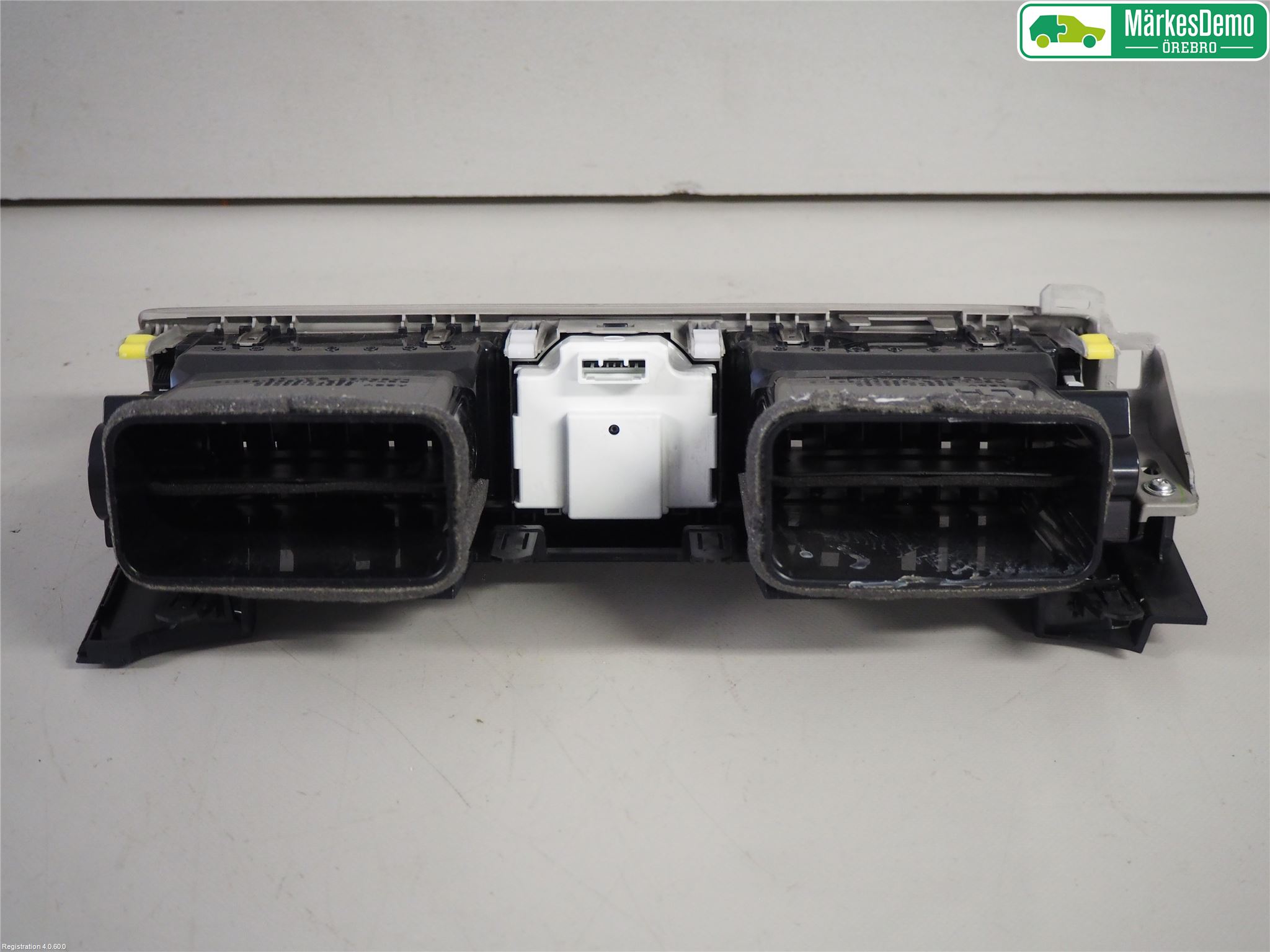Lexus IS 250/350 14-20 Defrosterkanal-Munstycke