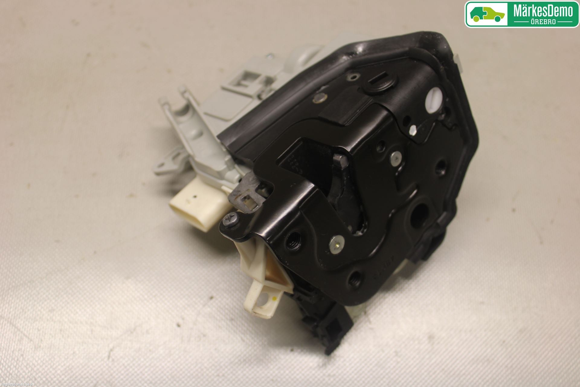 Audi A4 12-15 Låskista-Dörrlås