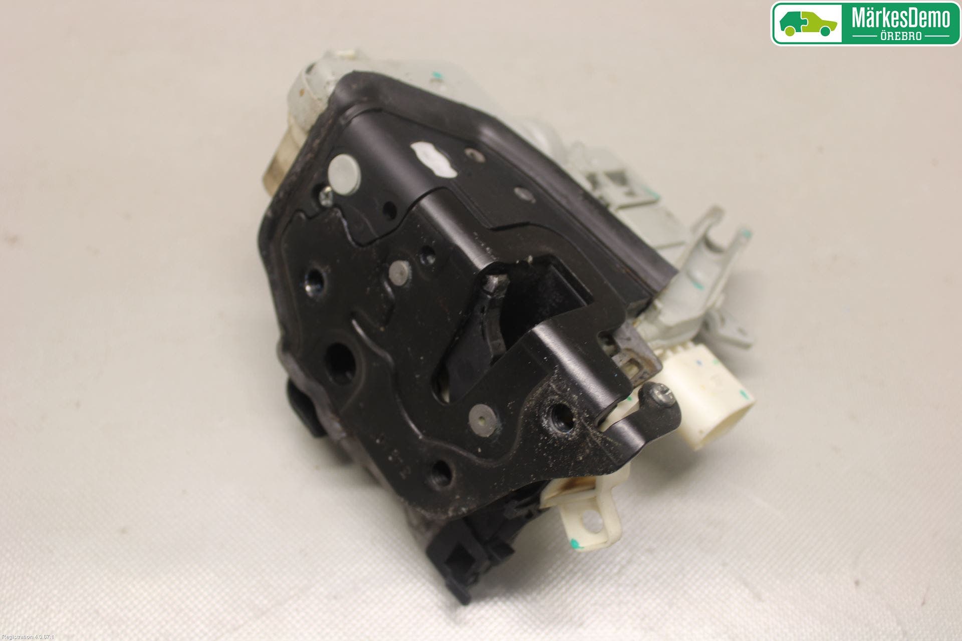 Audi A4/S4 08-11 Låskista-Dörrlås