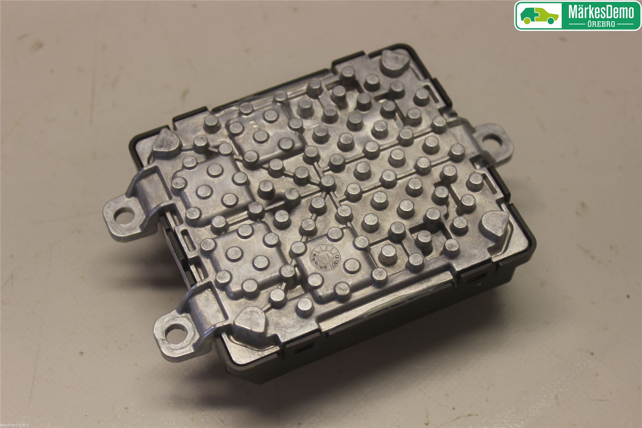 Mitsubishi OUTLANDER 13-21 Styrenhet Strålkastare