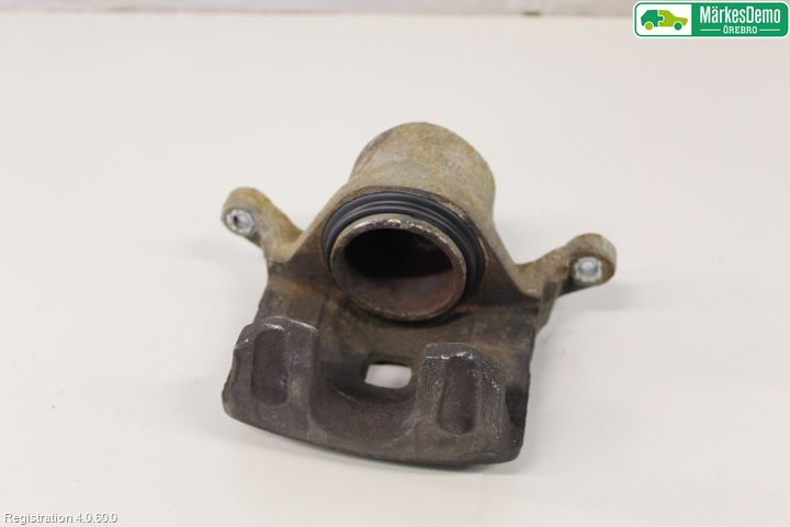 Nissan PULSAR Bromsok Fram Höger