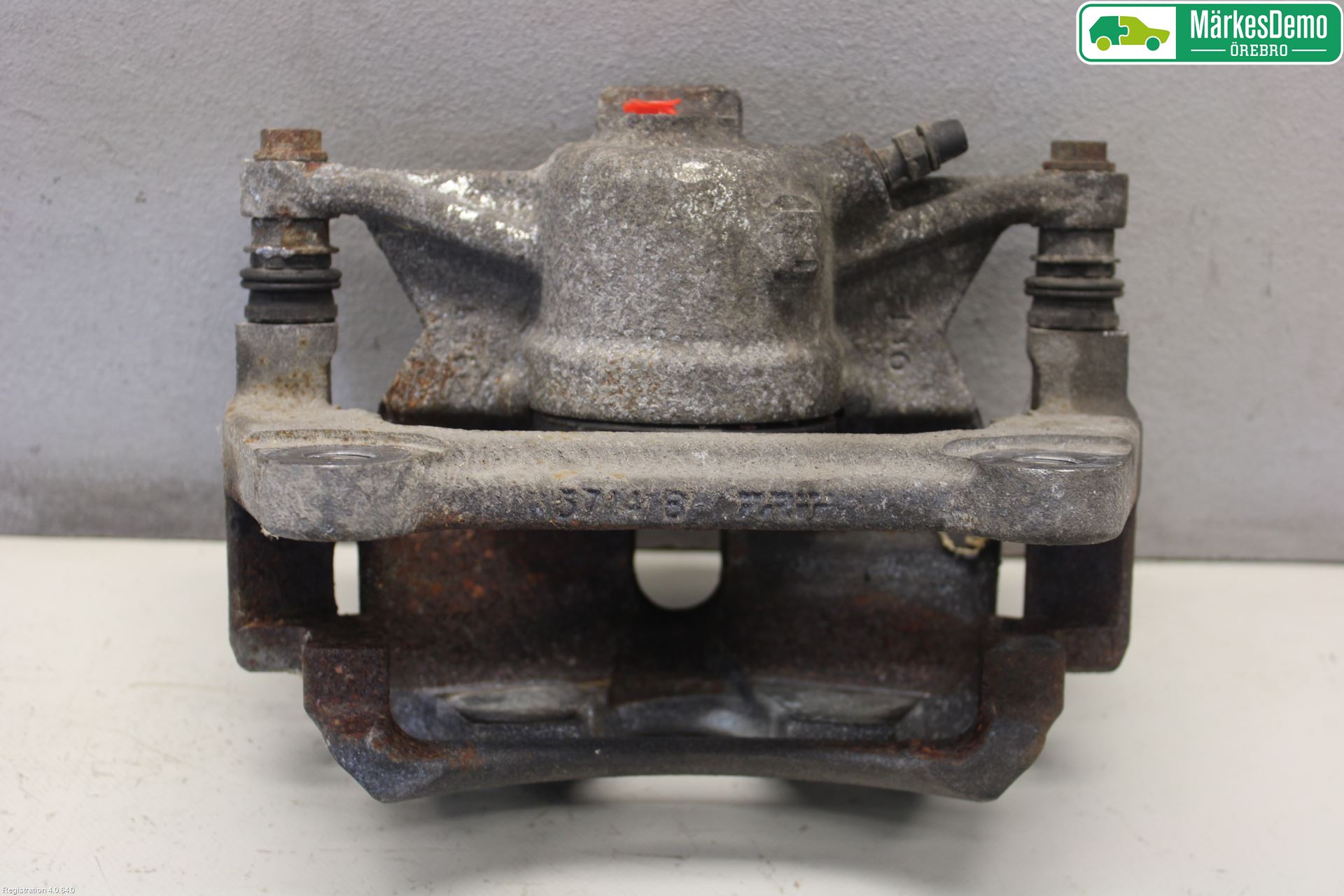 Volkswagen VW PASSAT 15-19 Bromsok Fram Höger