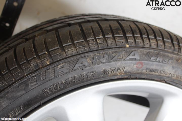 Toyota AVENSIS 03-06 Sommardäck Med Fälg