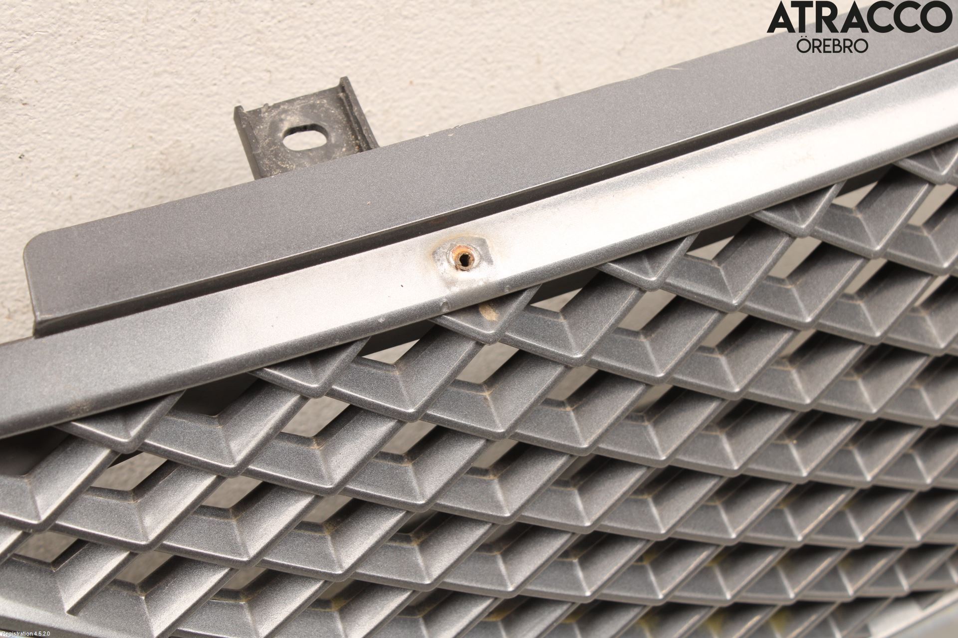 Suzuki GRAND VITARA II 06-14 Grill Komp