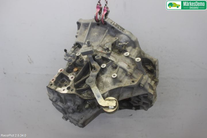 Toyota YARIS XP130 15-20 Växellåda Man 6 Vxl