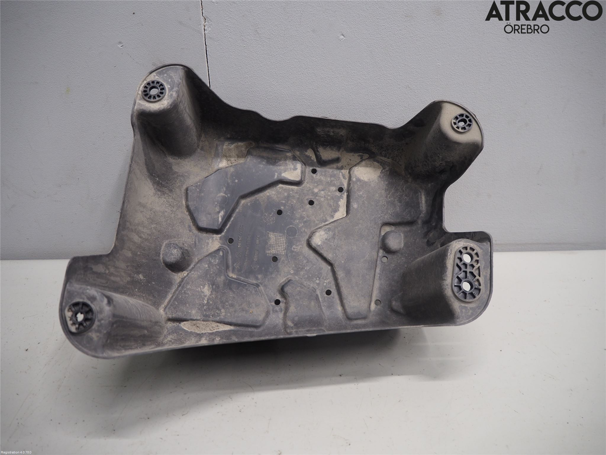 Peugeot 3008 17-24 Hasplåt Plåt-Plast