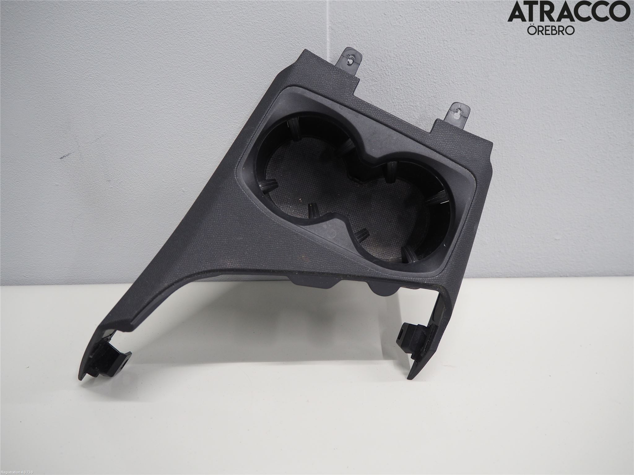 Peugeot 3008 17-24 Mugghållare