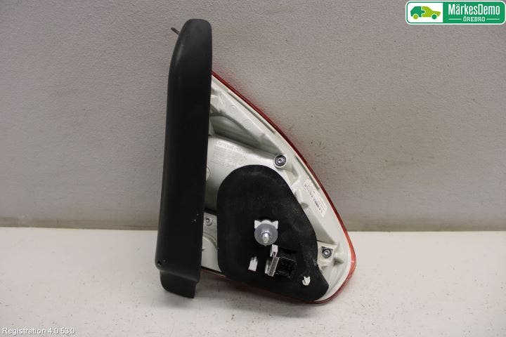 Peugeot 2008 13-20 Bakljus Lucka Hö