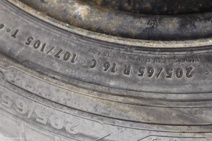 Opel VIVARO 15-19 Sommardäck Med Fälg