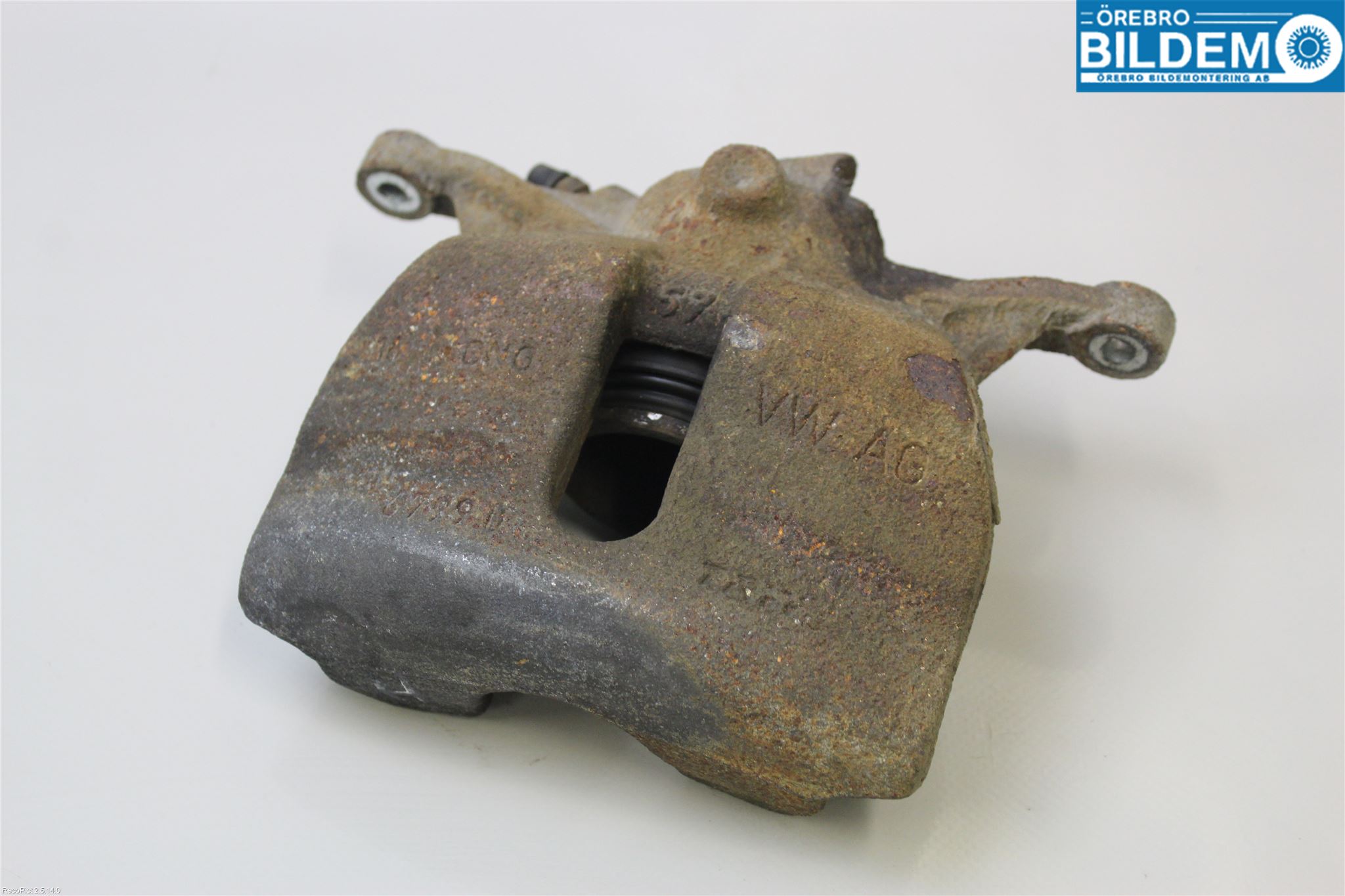 Volkswagen VW PASSAT 15-19 Bromsok Fram Höger