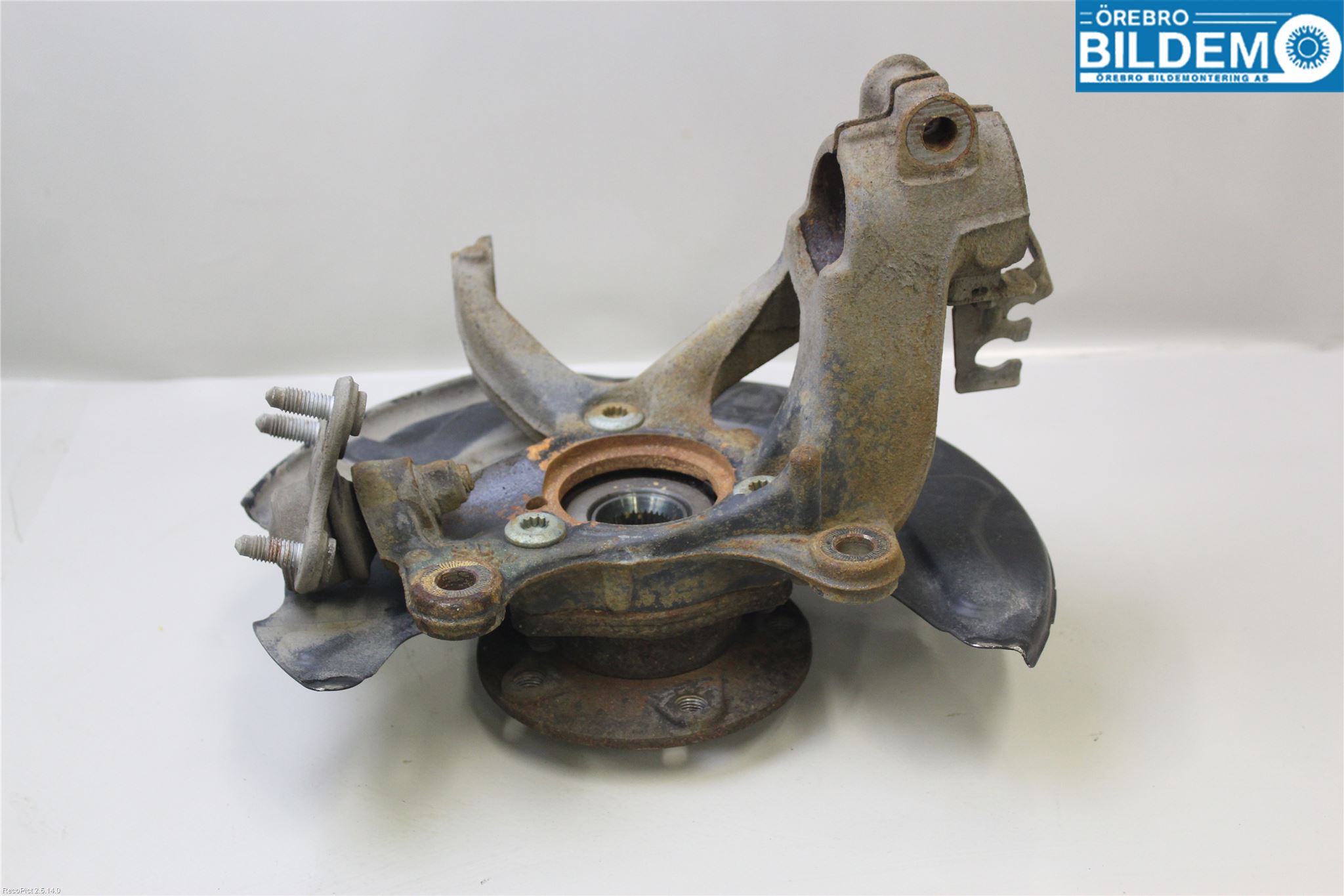 Audi A3/S3 8V 13-20 Styrspindel Lagerhus Vä