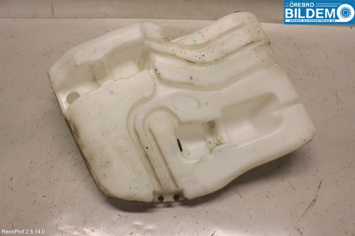 Nissan QASHQAI   07-10 Spolartank Vindruta-Strål