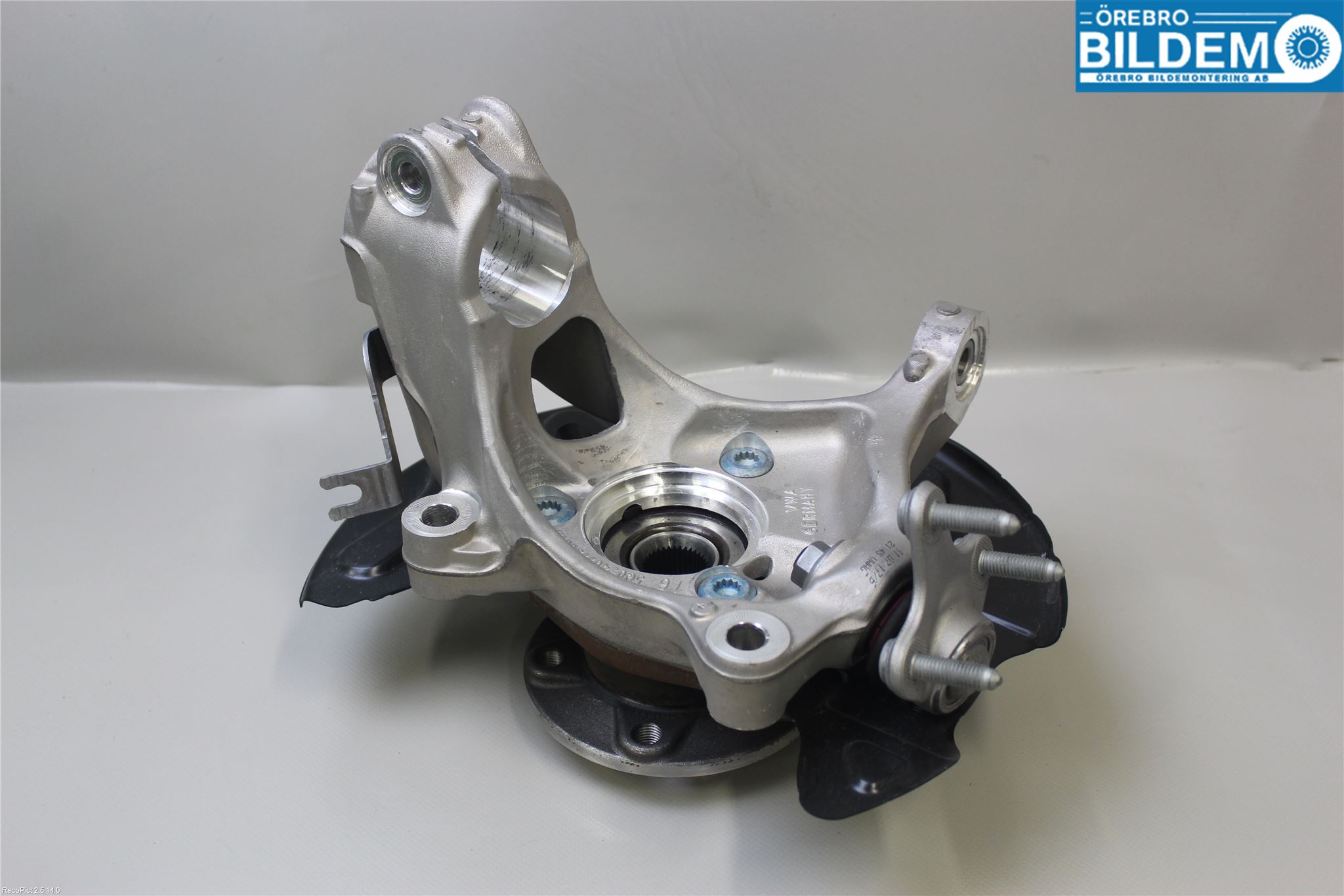 Audi Q2/SQ2 17- Styrspindel Lagerhus Hö